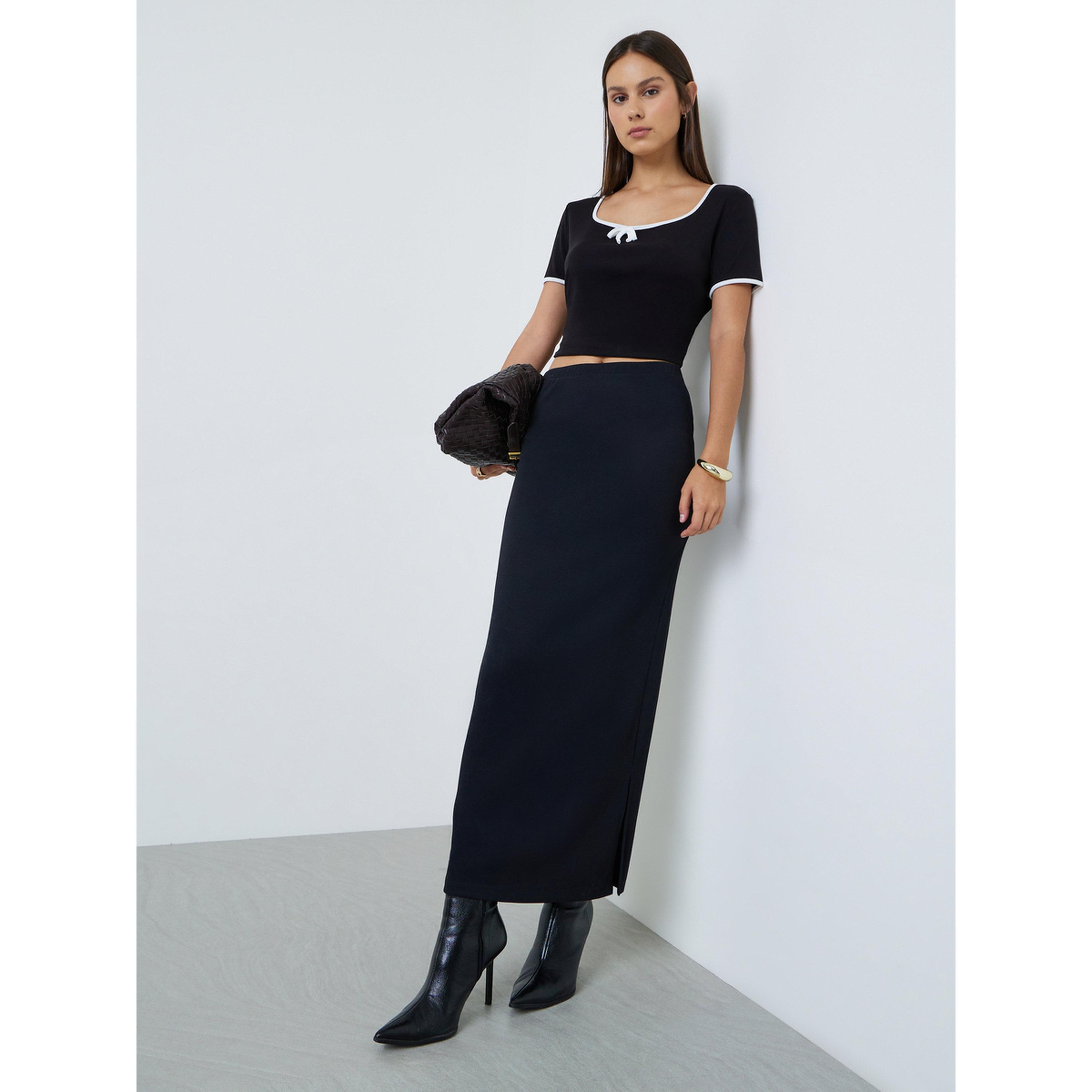 Styli Black Ribbed Straight Fit Maxi Skirt-women-clothing-skirts-image-2