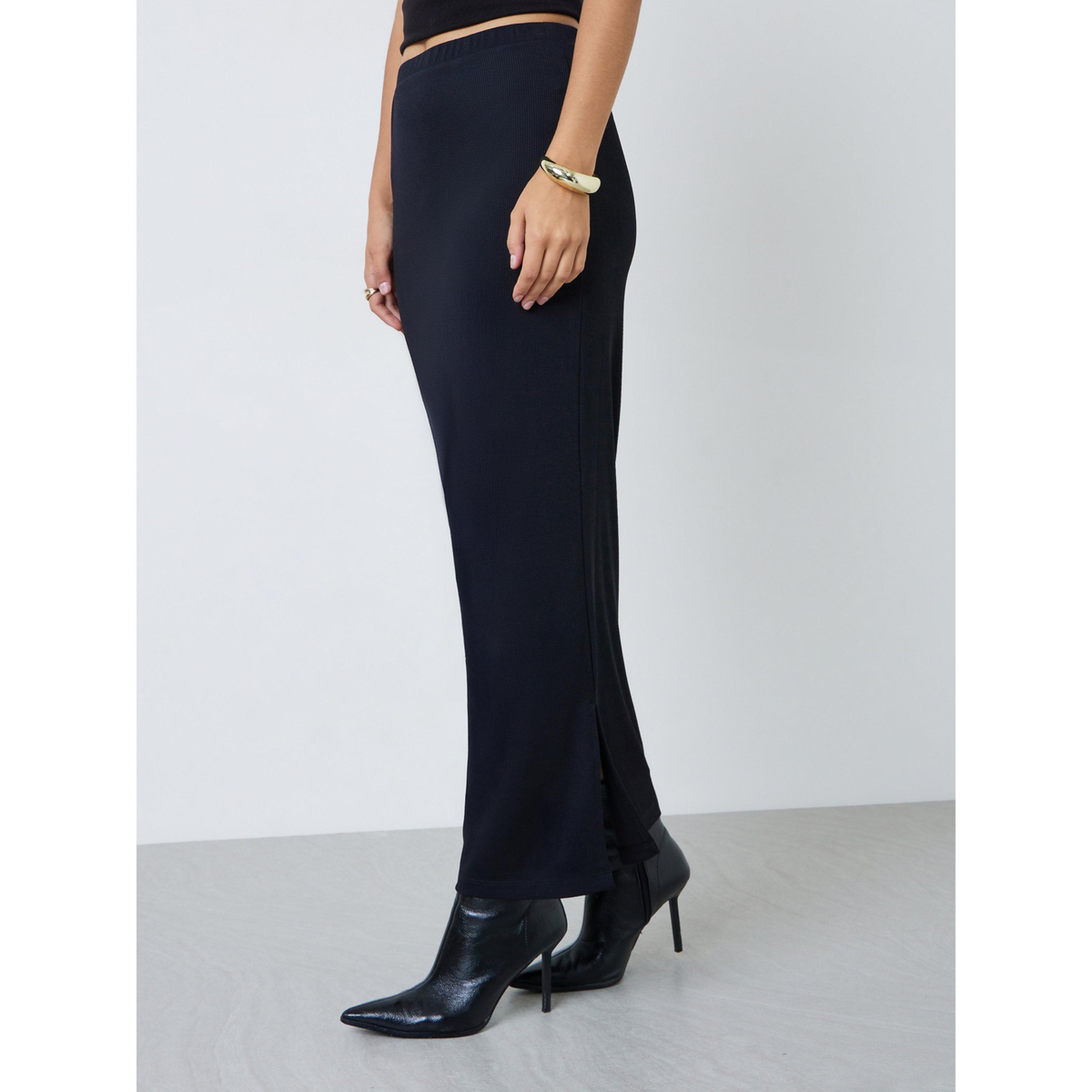 Styli Black Ribbed Straight Fit Maxi Skirt-women-clothing-skirts-image-3