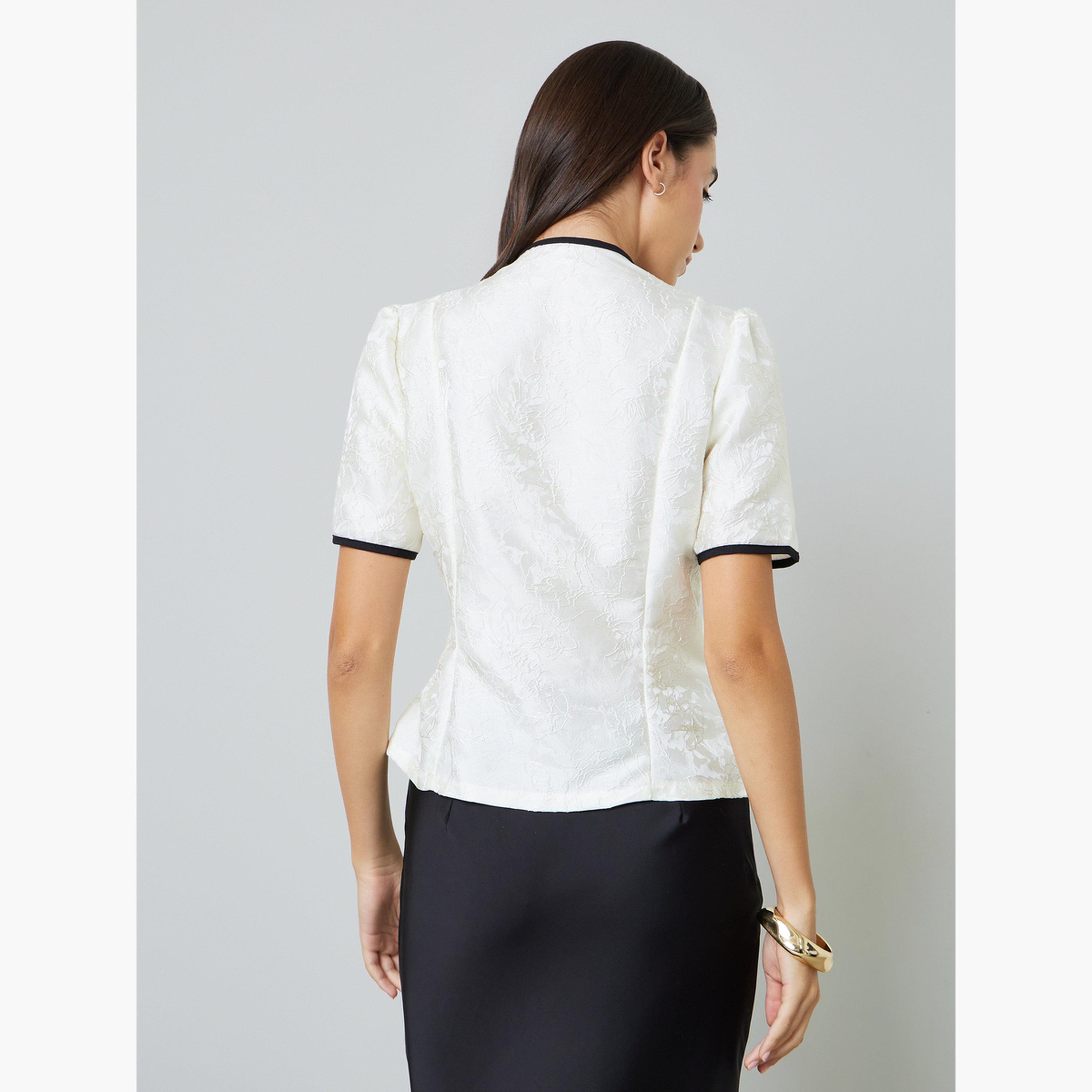بلوزة بأكمام قصيرة وحواف سوداء بيج-women-clothing-shirtsandblouses-blouses-image-3