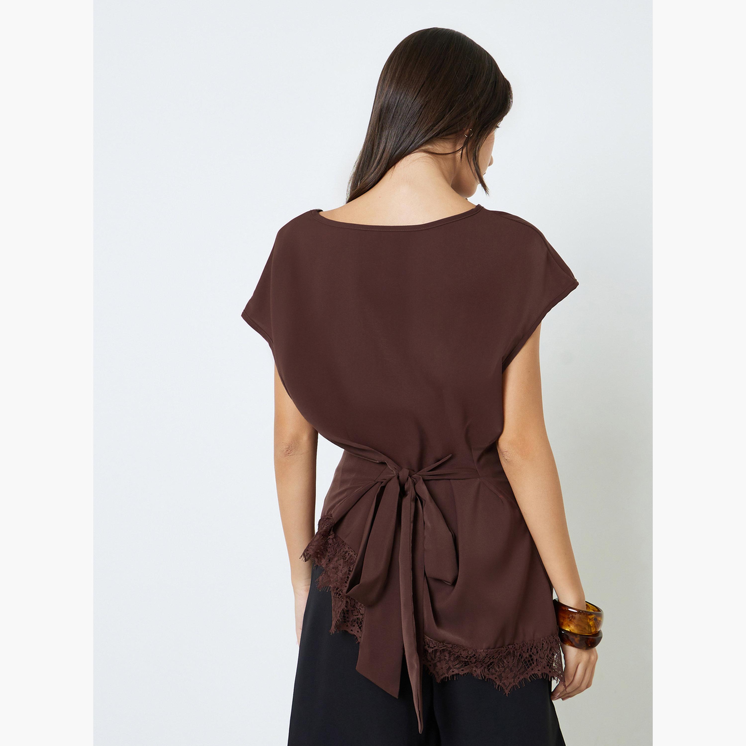 بلوزة غير متناظرة بتفاصيل دانتيل باللون البني-women-clothing-shirtsandblouses-blouses-image-3