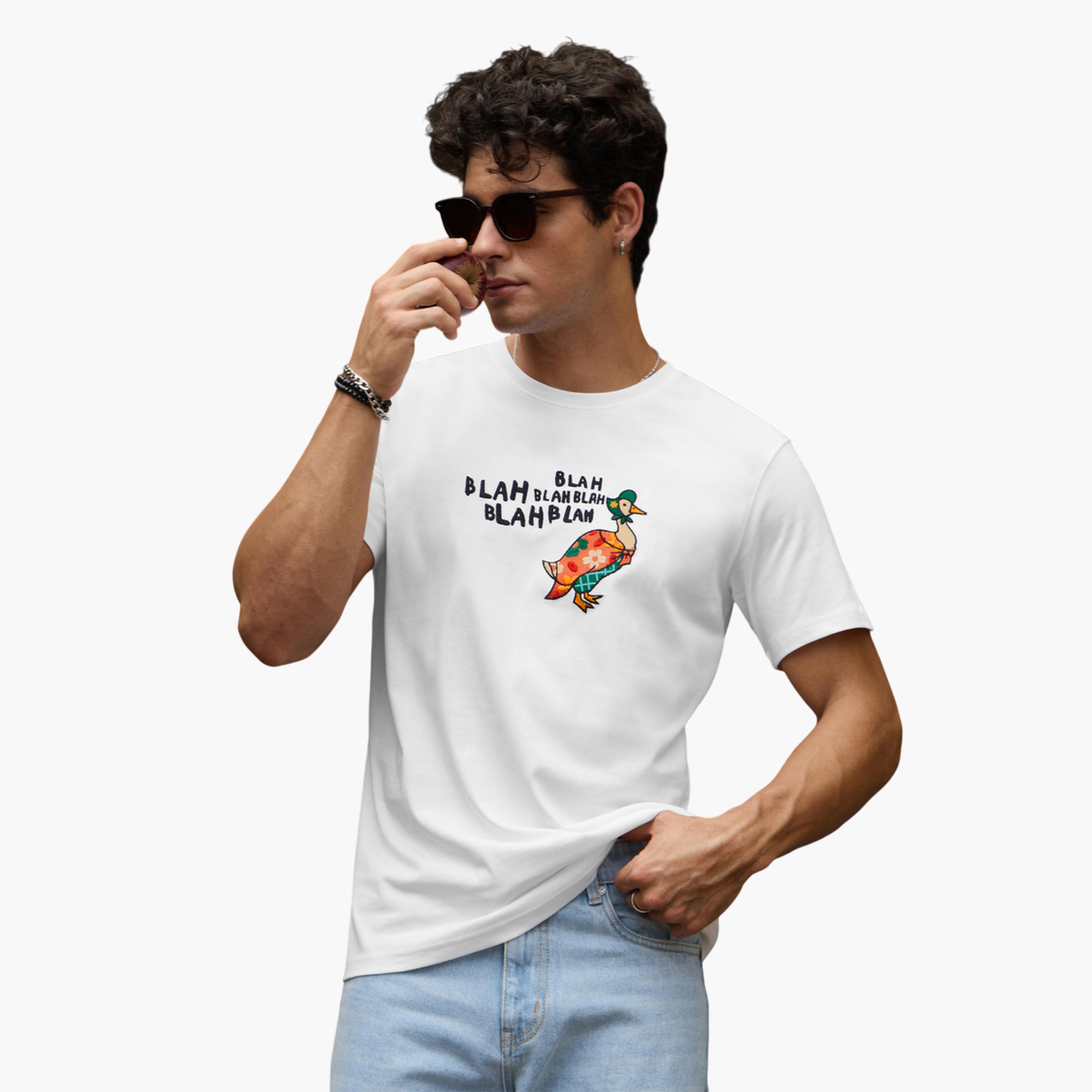 تيشيرت رجالي قطن أبيض بياقة دائرية وطبعة جرافيك-men-clothing-tshirtsandpolos-tshirts-image-1