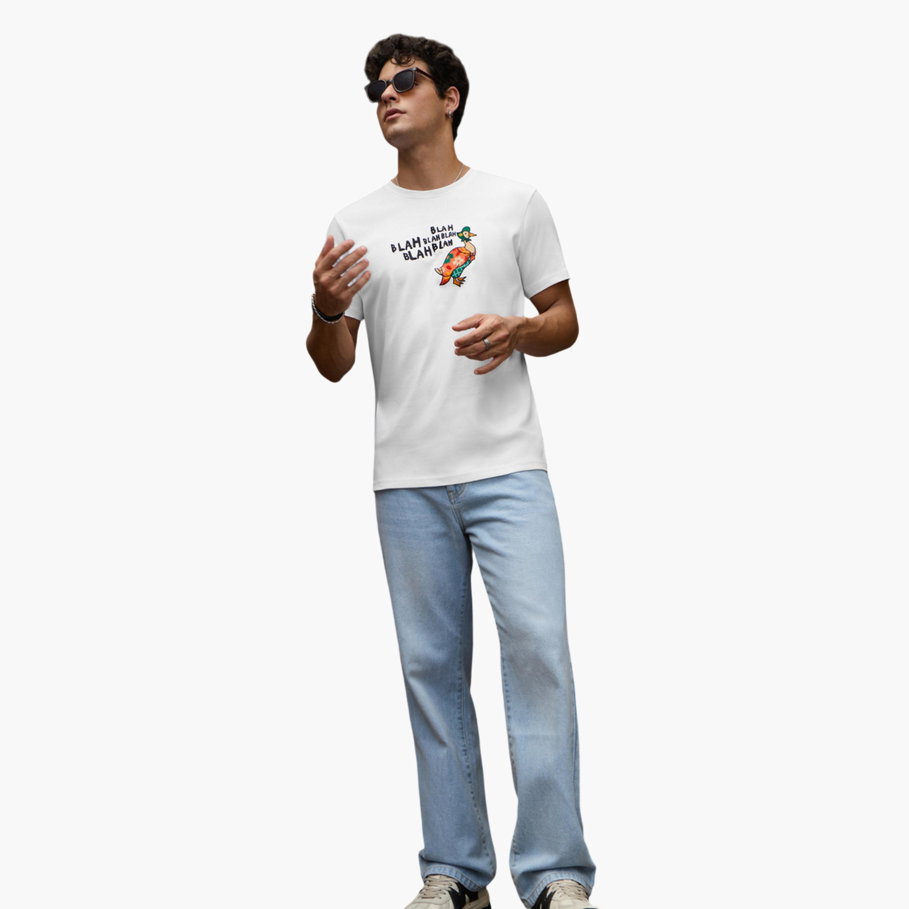 تيشيرت رجالي قطن أبيض بياقة دائرية وطبعة جرافيك-men-clothing-tshirtsandpolos-tshirts-image-2