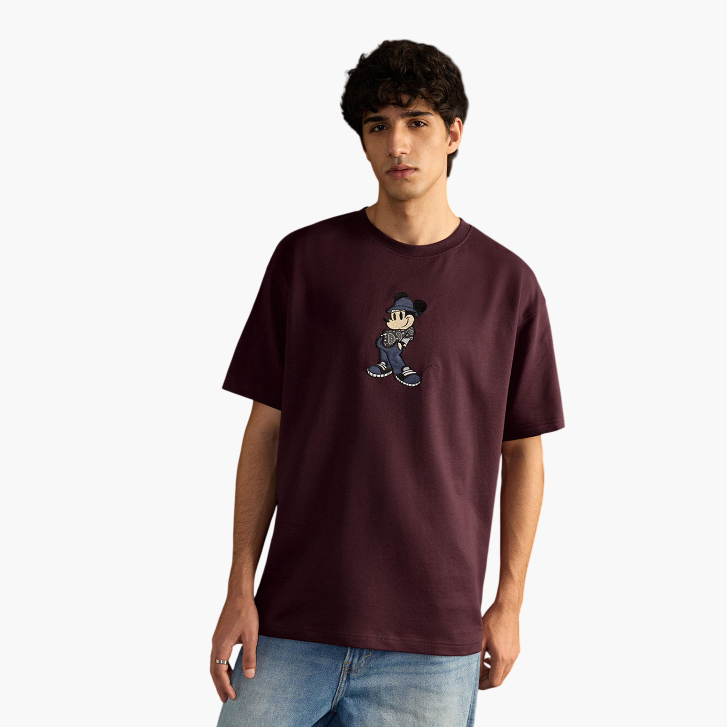 تيشيرت واسع رجالي بتطريز ميكي ماوس-men-clothing-tshirtsandpolos-tshirts-image-1