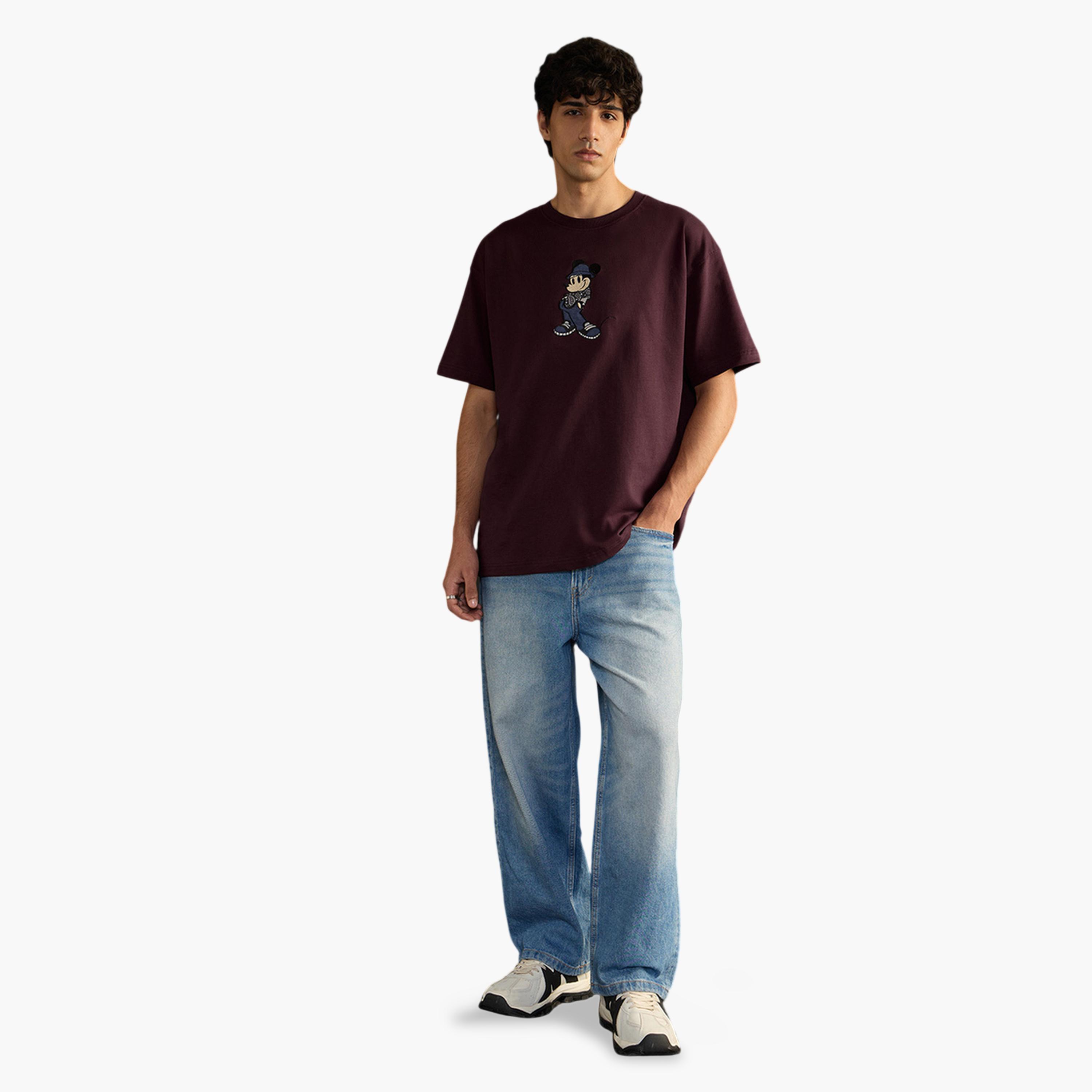 تيشيرت واسع رجالي بتطريز ميكي ماوس-men-clothing-tshirtsandpolos-tshirts-image-2