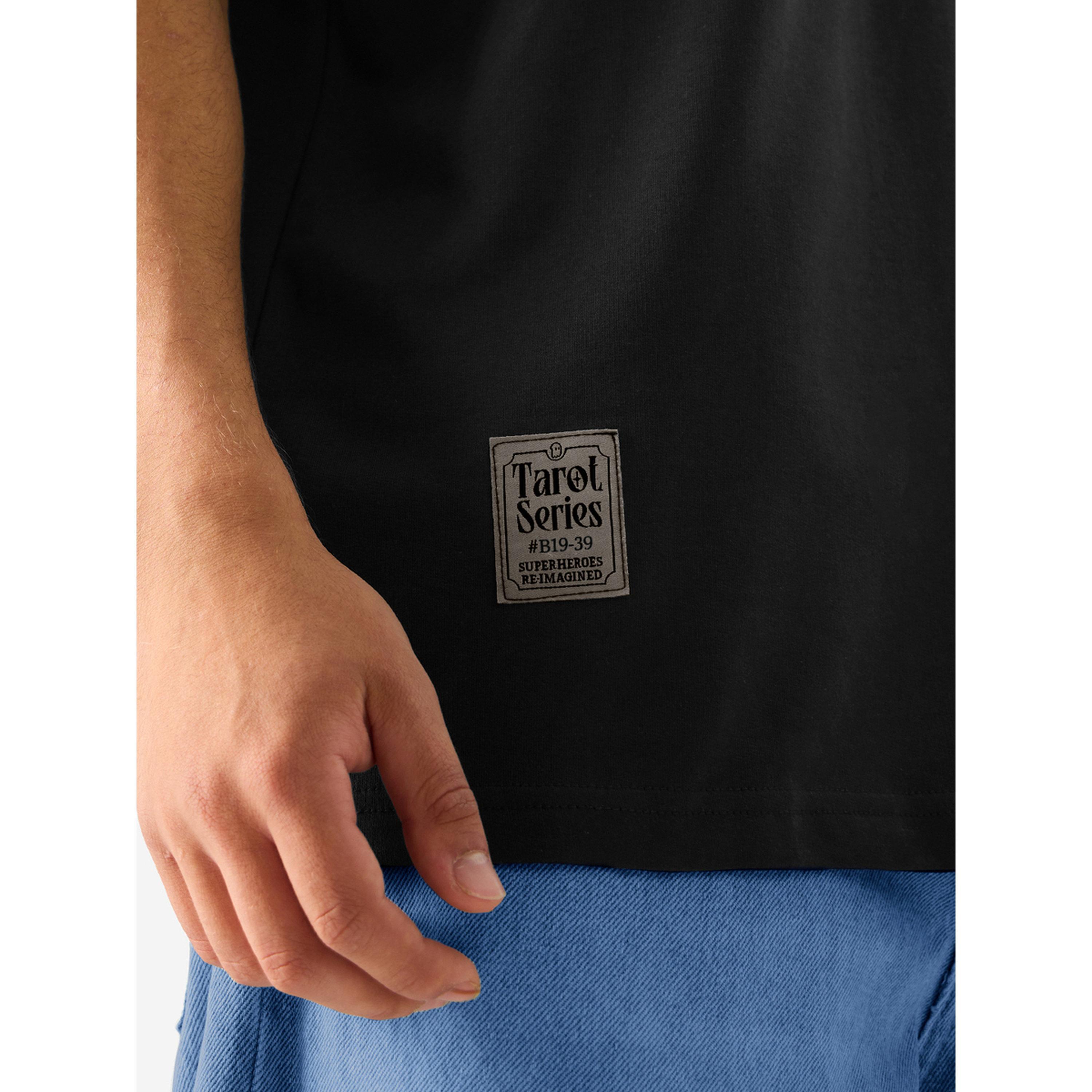تيشيرت واسع رجالي بأكمام طويلة وطبعة جرافيك باتمان جاستس تاروت-men-clothing-tshirtsandpolos-tshirts-image-6