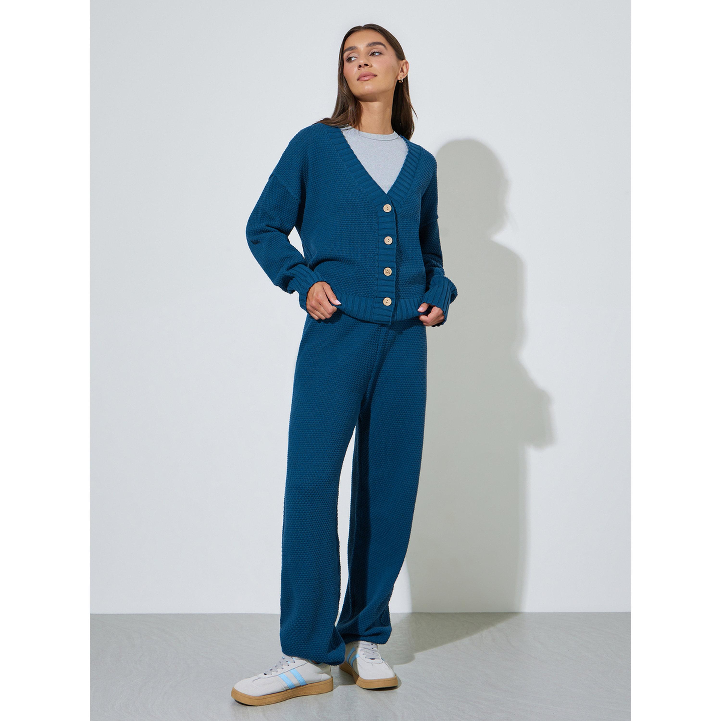 مجموعة من بنطال بأرجل واسعة وكارديجان محبوك بتفاصيل بارزة الملمس باللون الأزرق-women-clothing-coordsets-image-1