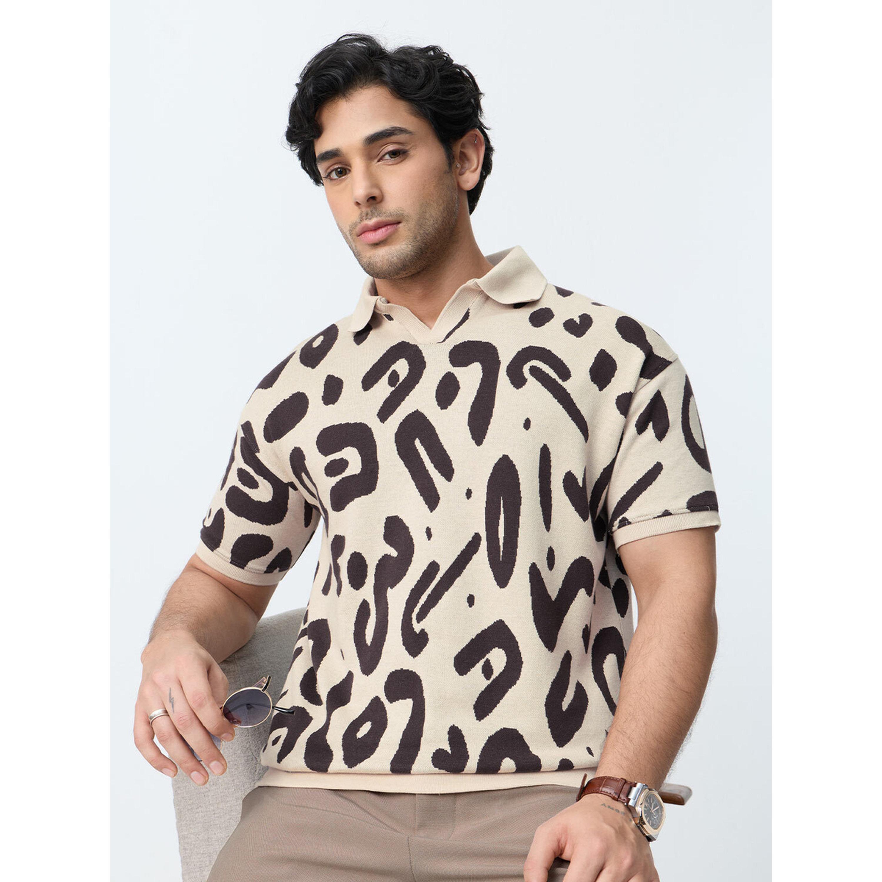 تيشيرت بولو محبوك وطبعة تجريدية باللون البيج-men-clothing-tshirtsandpolos-polos-image-3