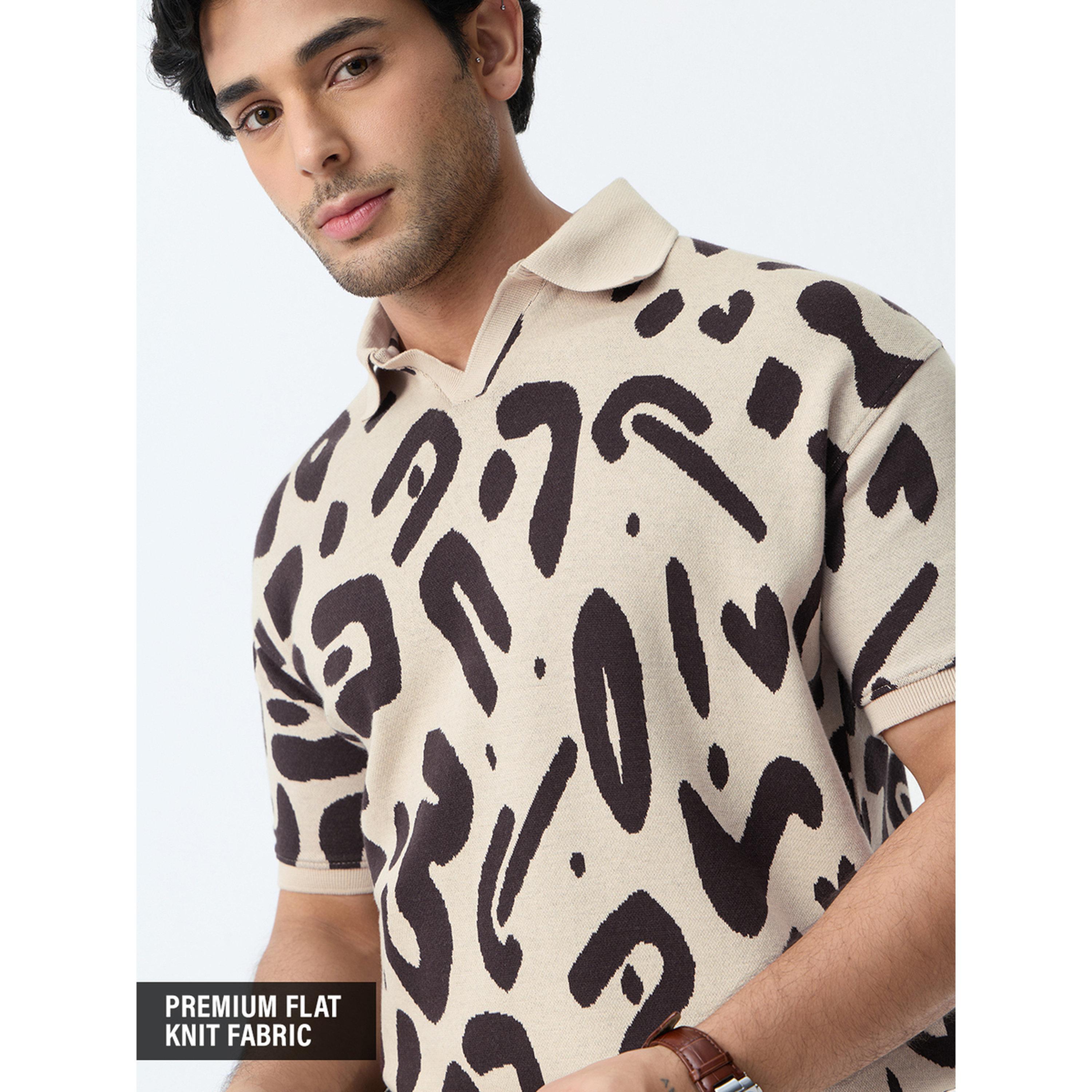 تيشيرت بولو محبوك وطبعة تجريدية باللون البيج-men-clothing-tshirtsandpolos-polos-image-5