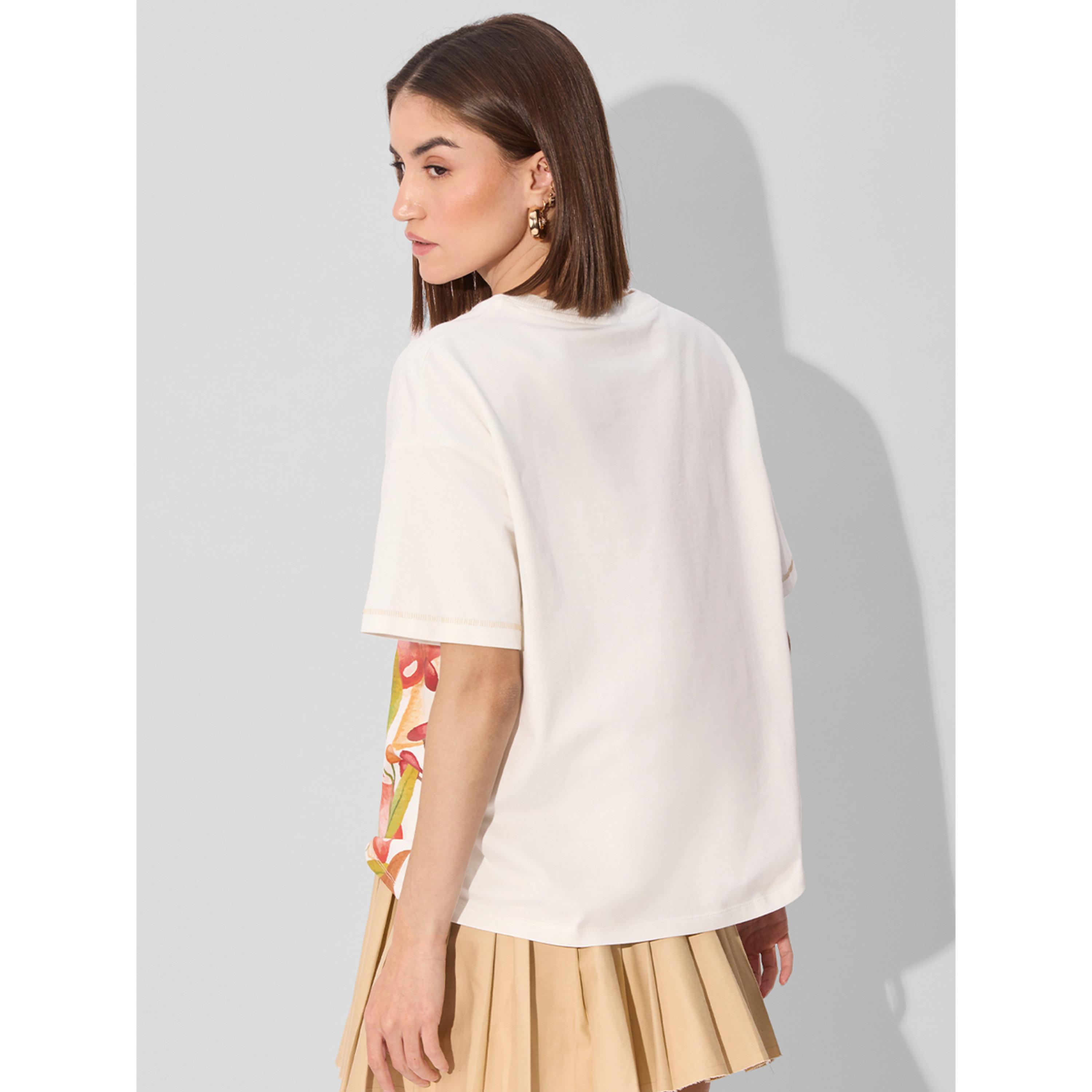 تيشيرت واسع أبيض مطبوع بياقة دائرية-women-clothing-tshirts-image-3