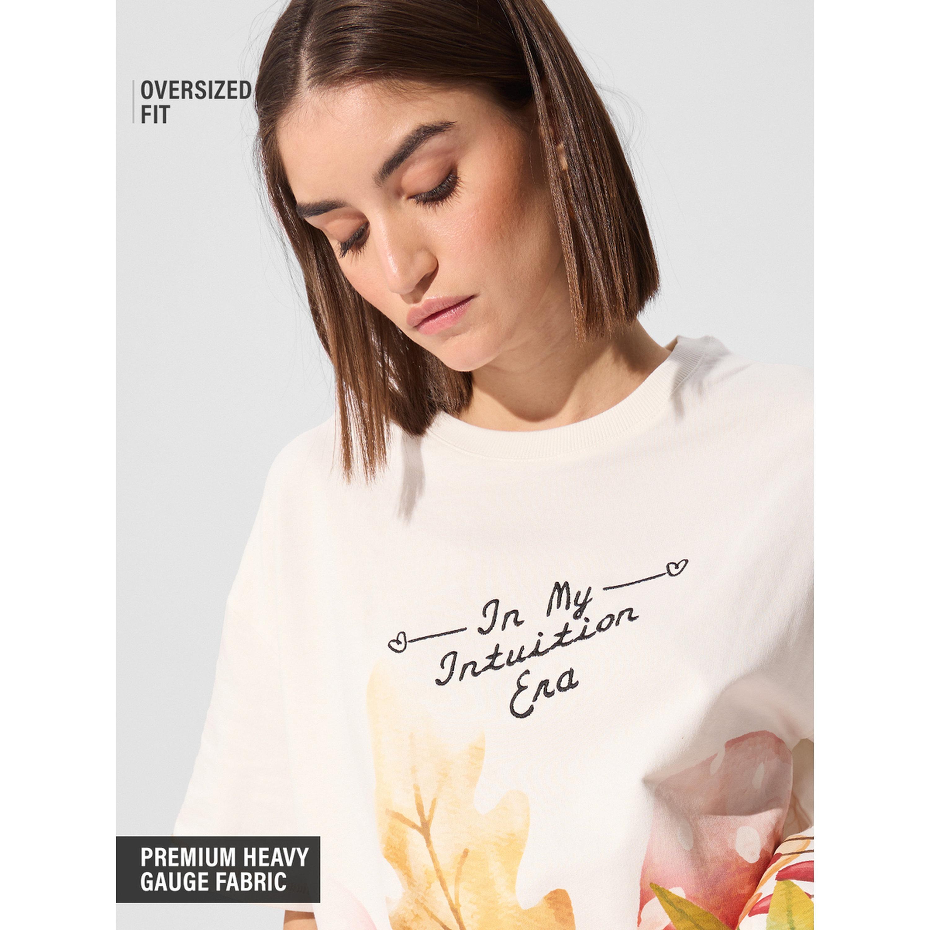 تيشيرت واسع أبيض مطبوع بياقة دائرية-women-clothing-tshirts-image-5
