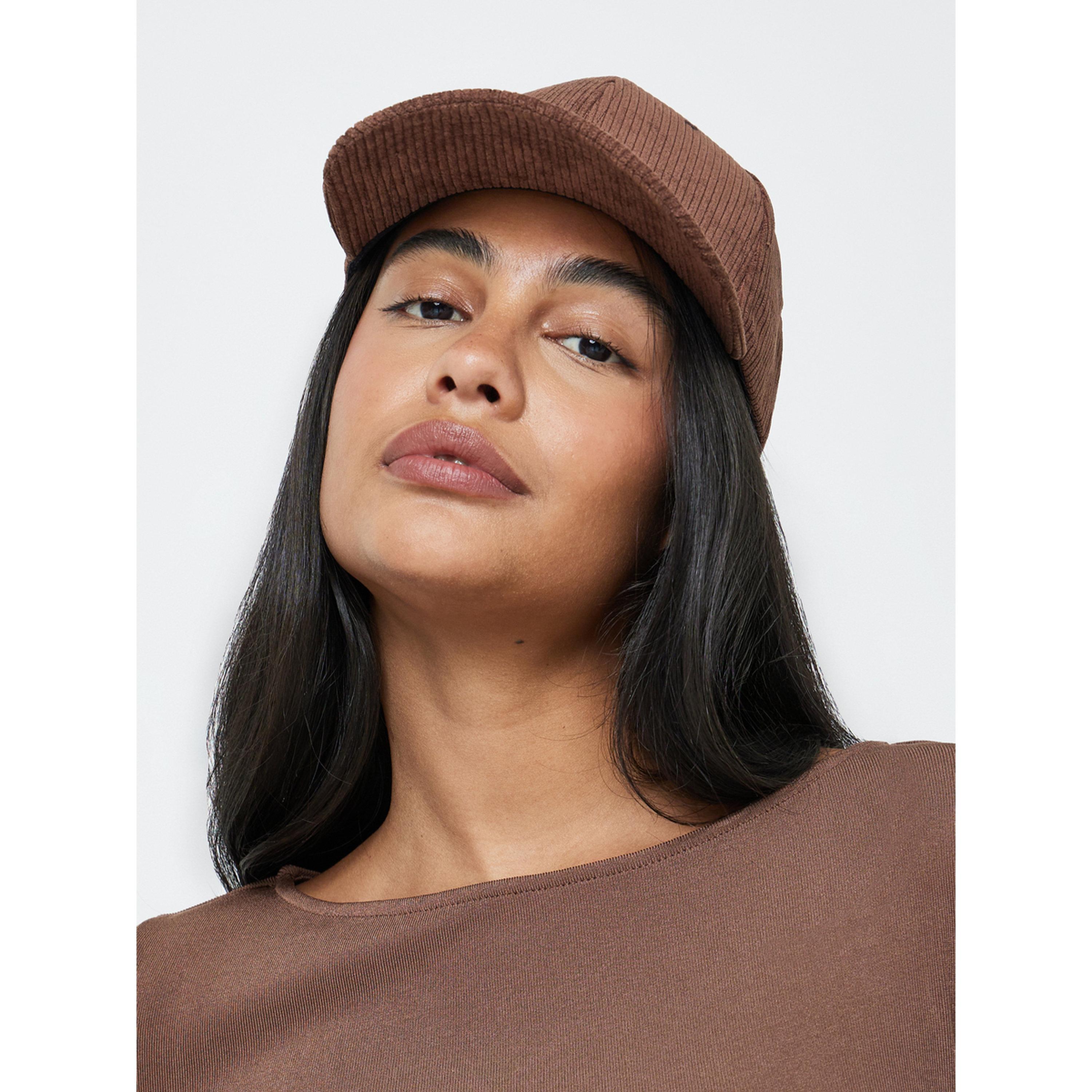 قبعة مخمل-women-clothingaccessories-capsandhats-image-2