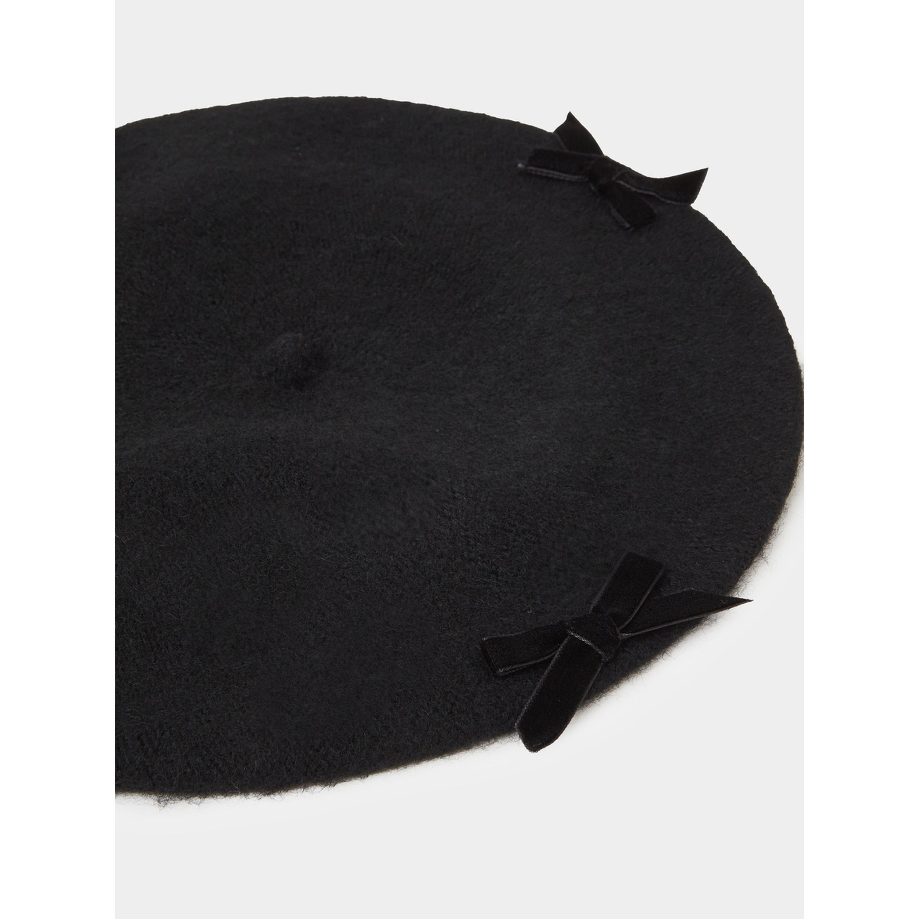 قبعة بيريه مخمل بتفاصيل فيونكة باللون الأسود-women-clothingaccessories-capsandhats-image-3