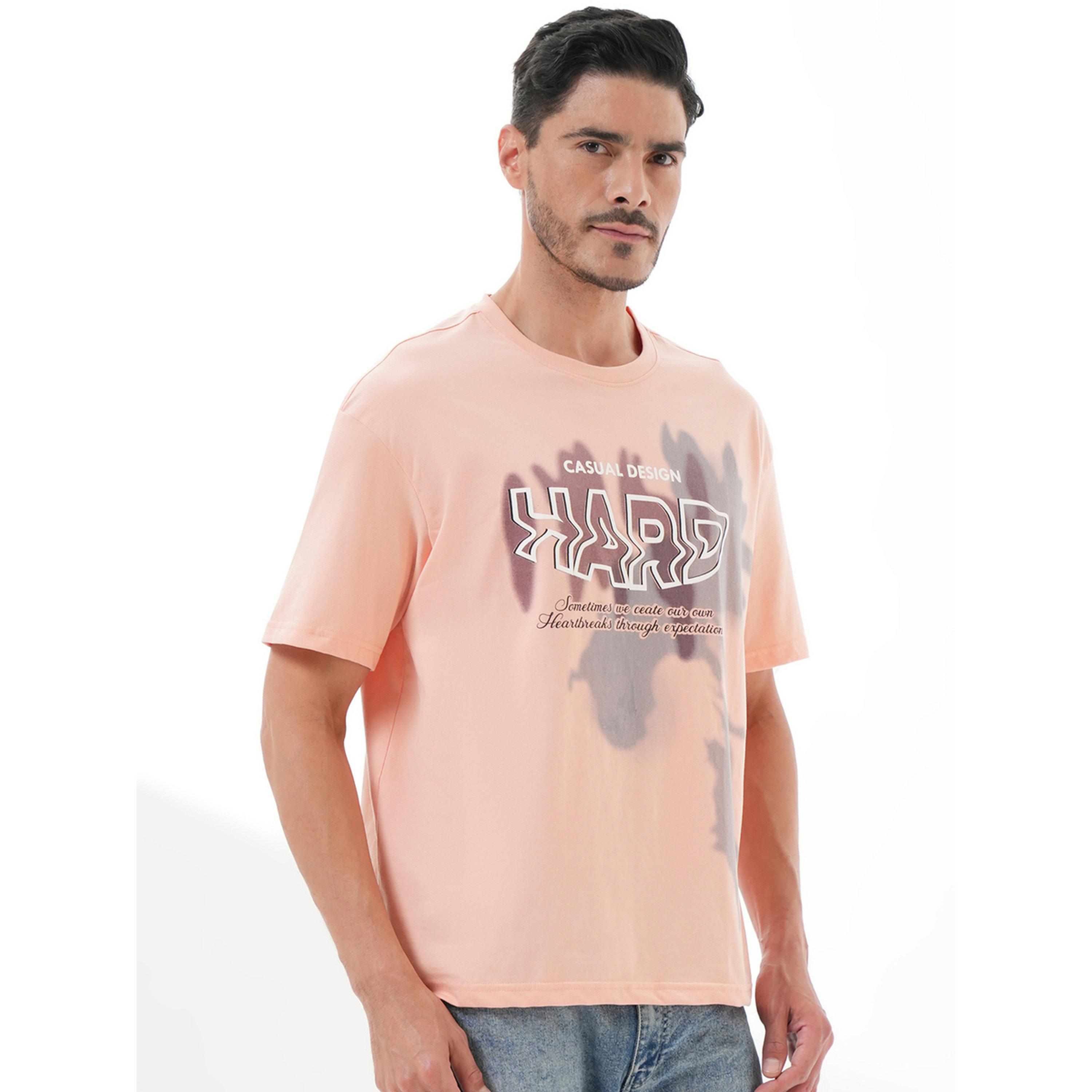 تيشيرت بياقة دائرية وطبعة رسومات باللون الخوخي-men-clothing-tshirtsandpolos-tshirts-image-4