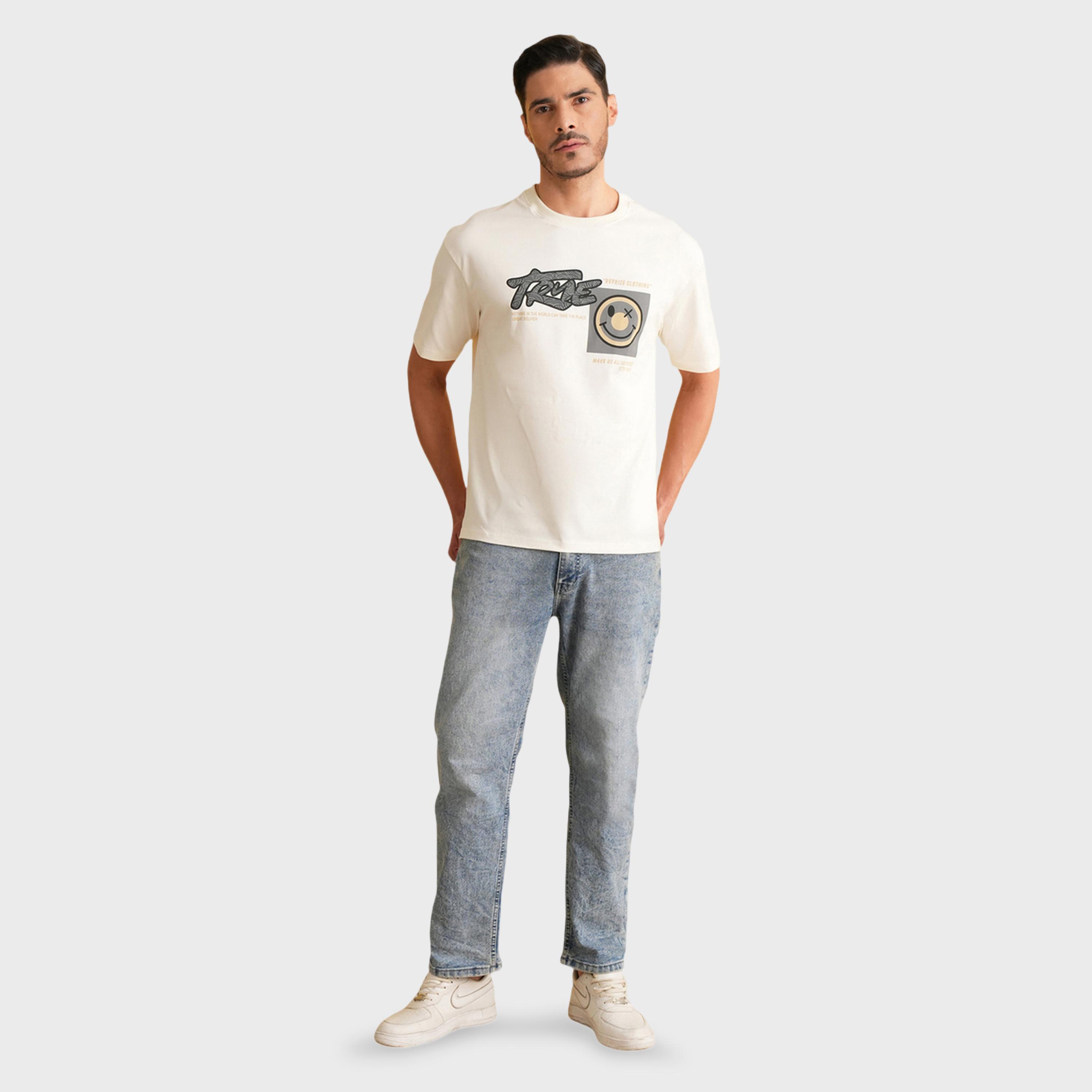 تيشيرت بأكمام قصيرة وياقة دائرية وطبعة رسومات باللون الأبيض-men-clothing-tshirtsandpolos-tshirts-image-2