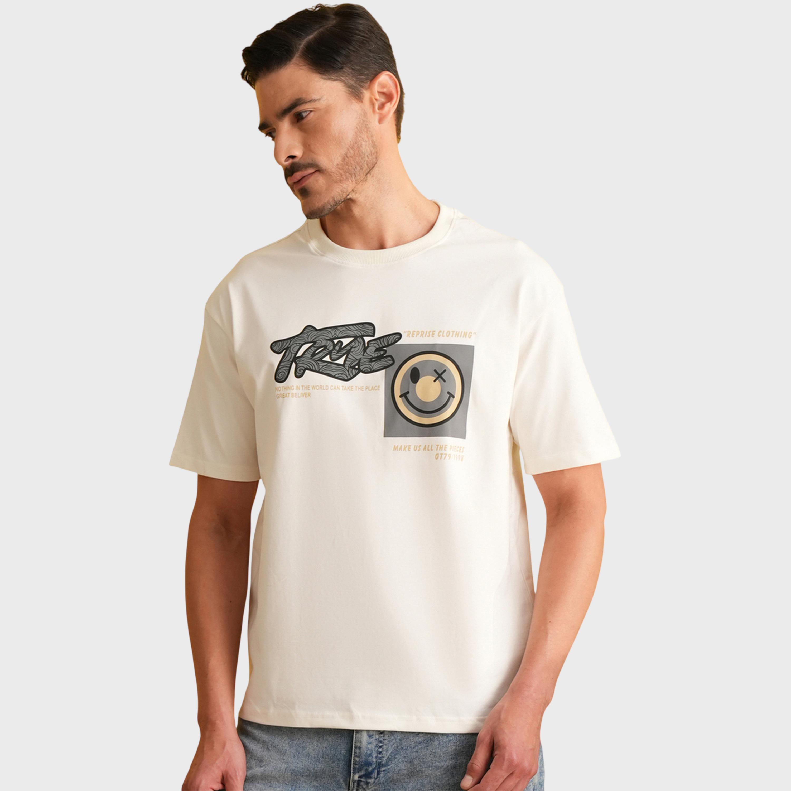تيشيرت بأكمام قصيرة وياقة دائرية وطبعة رسومات باللون الأبيض-men-clothing-tshirtsandpolos-tshirts-image-3