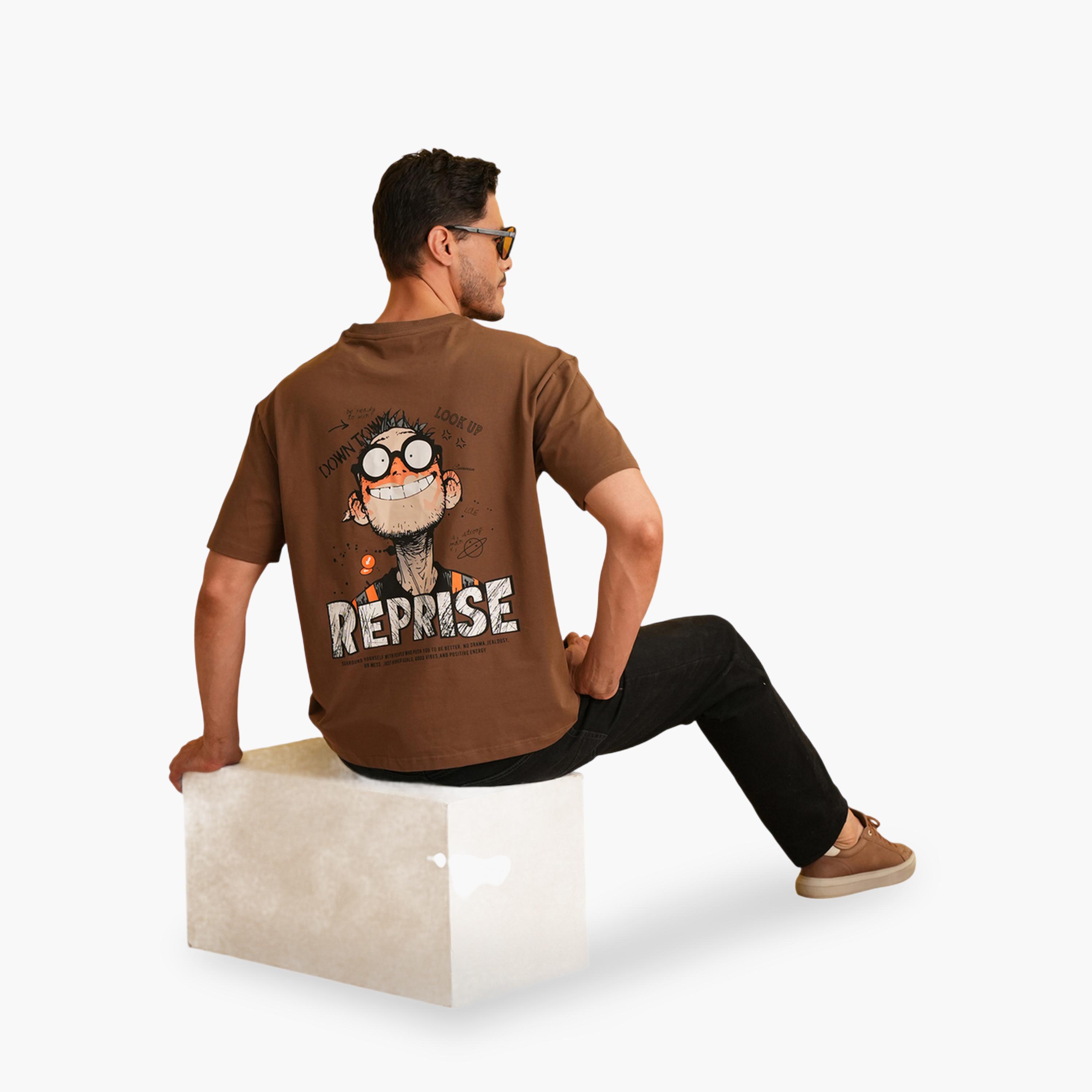 تيشيرت واسع بياقة دائرية وطبعة رسومات باللون البني-men-clothing-tshirtsandpolos-tshirts-image-6