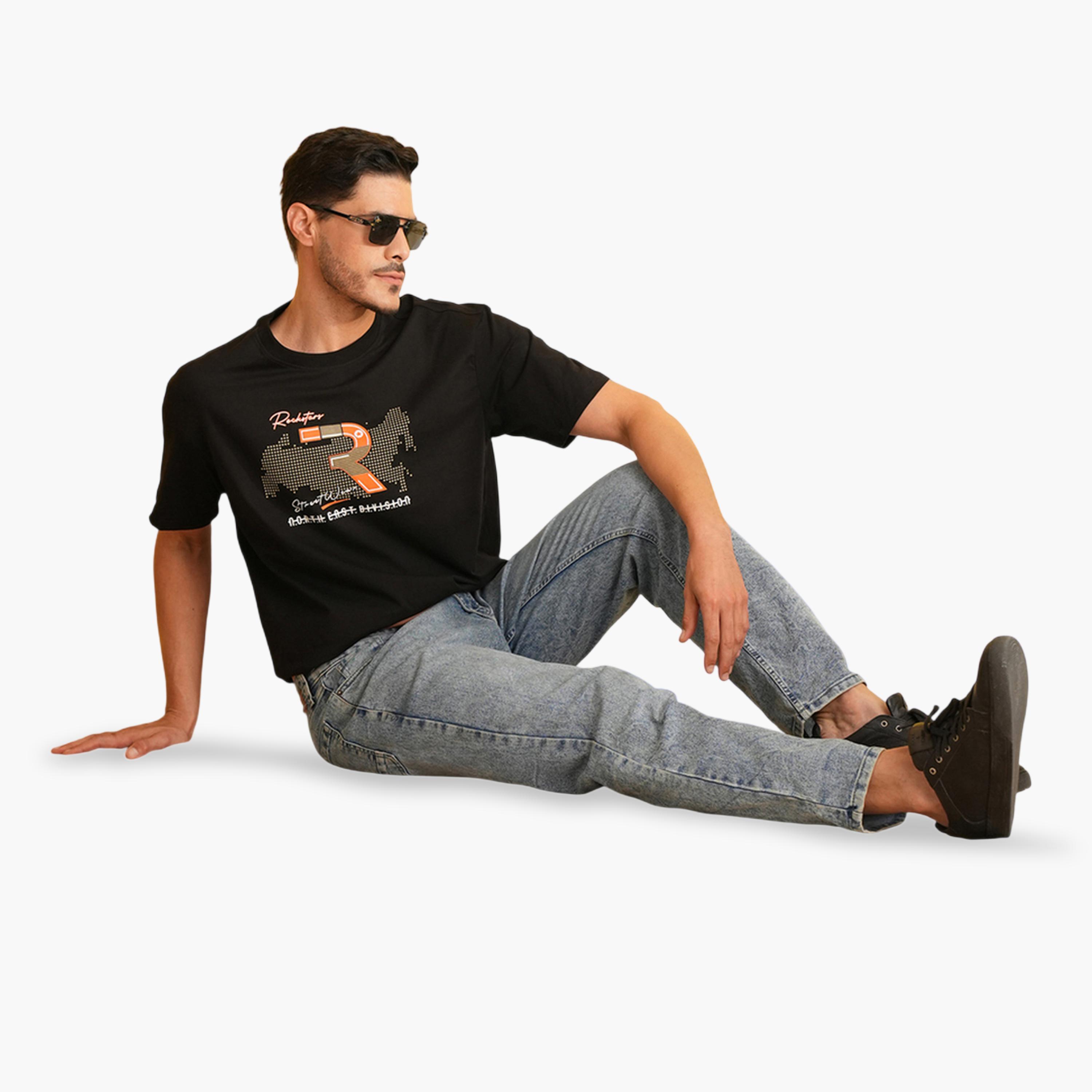 تيشيرت واسع بياقة دائرية وطبعة رسومات باللون الأسود-men-clothing-tshirtsandpolos-tshirts-image-6