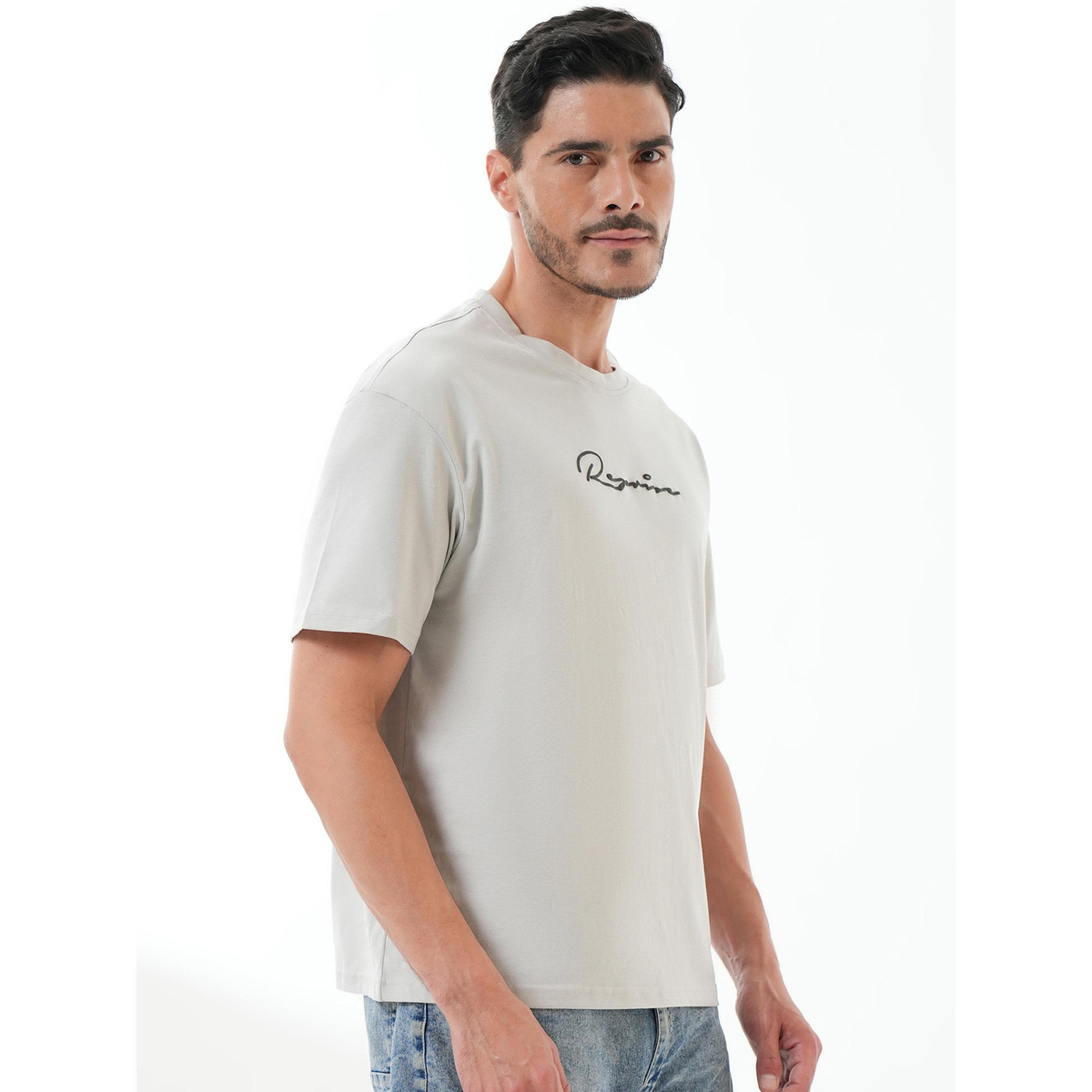 تيشيرت بأكمام قصيرة وياقة دائرية وطبعة رسومات باللون الرمادي-men-clothing-tshirtsandpolos-tshirts-image-3