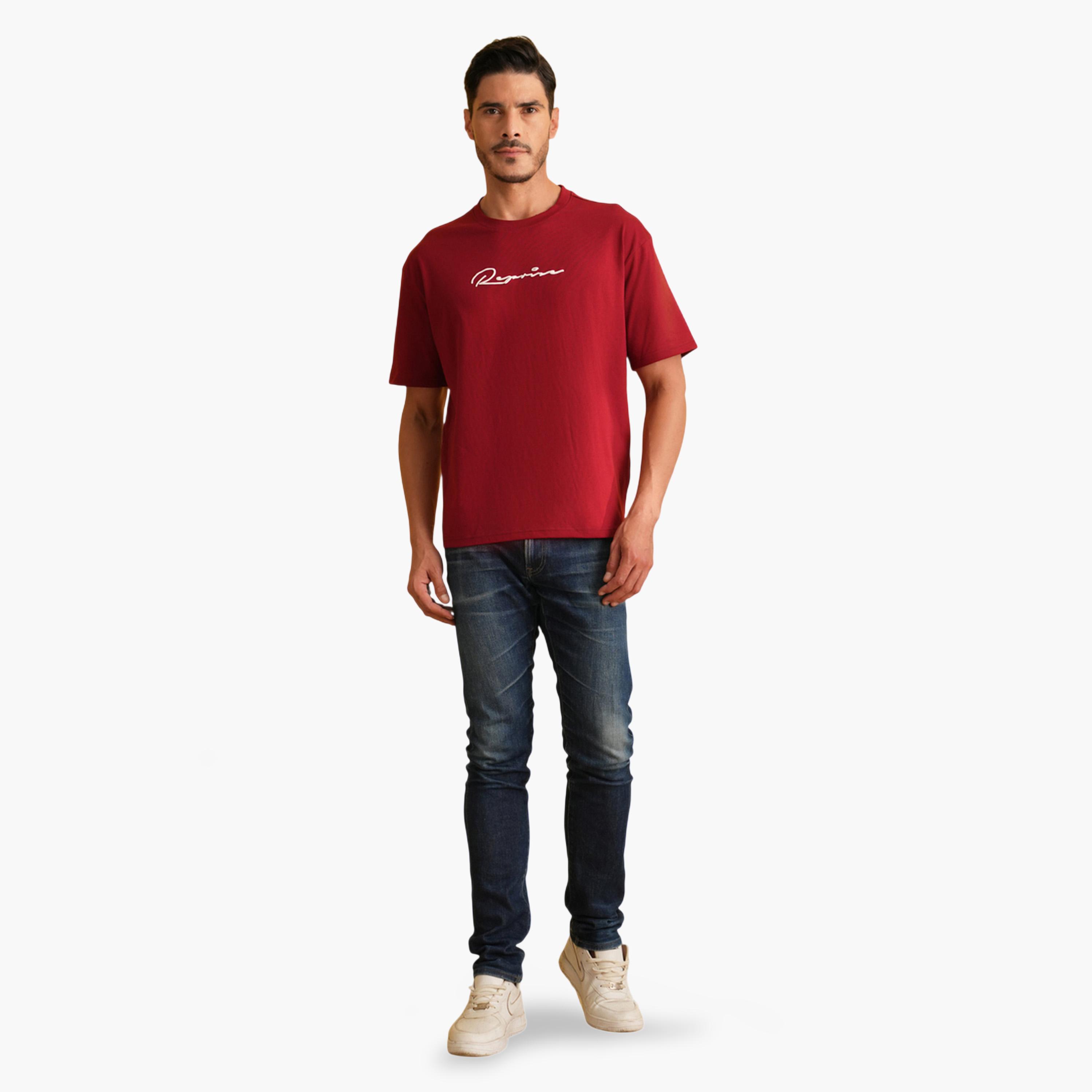 تيشيرت بأكمام قصيرة وياقة دائرية وطبعة رسومات باللون الأحمر-men-clothing-tshirtsandpolos-tshirts-image-2