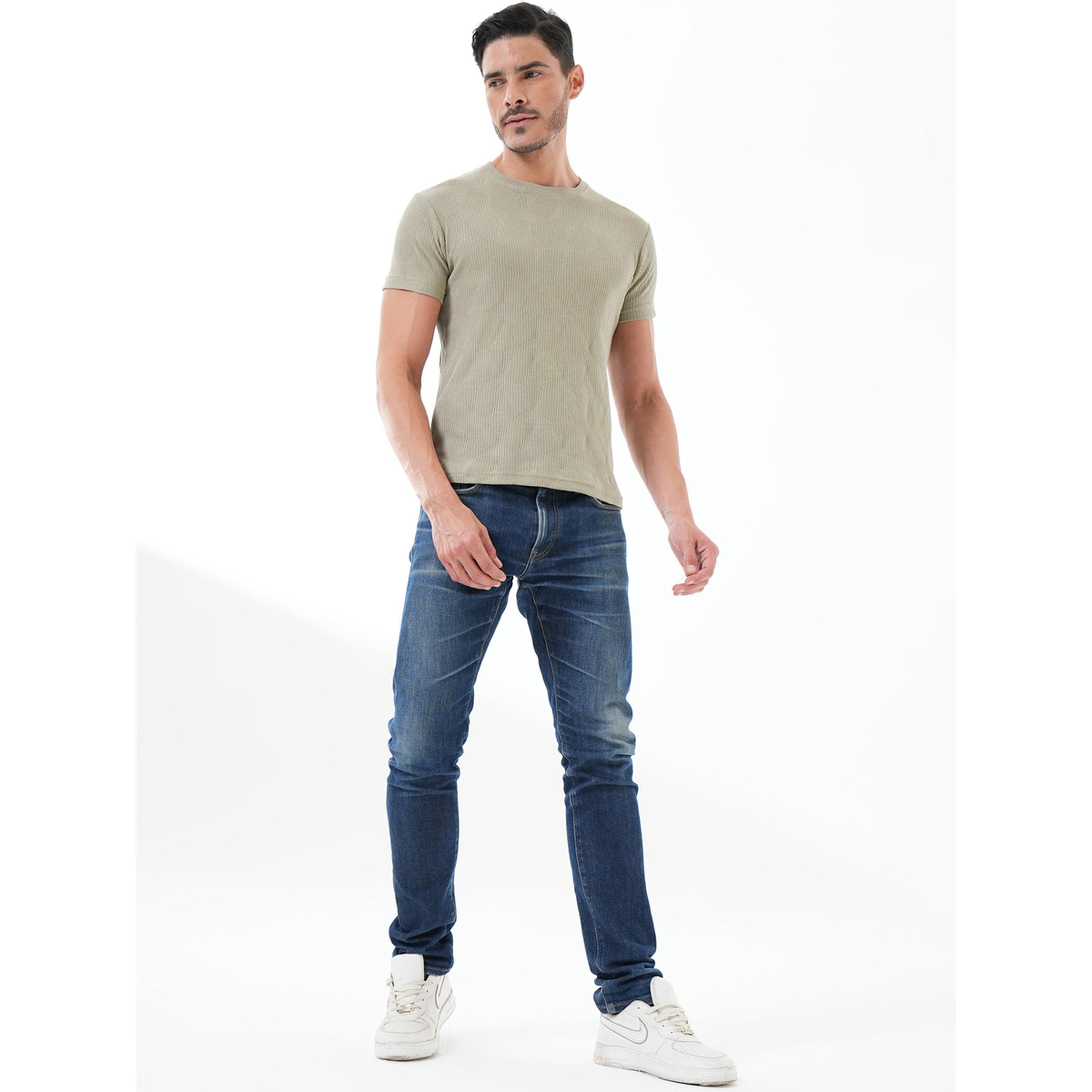 تيشيرت محبوك بتفاصيل مضلعة وياقة دائرية سادة باللون الزيتوني-men-clothing-tshirtsandpolos-tshirts-image-2
