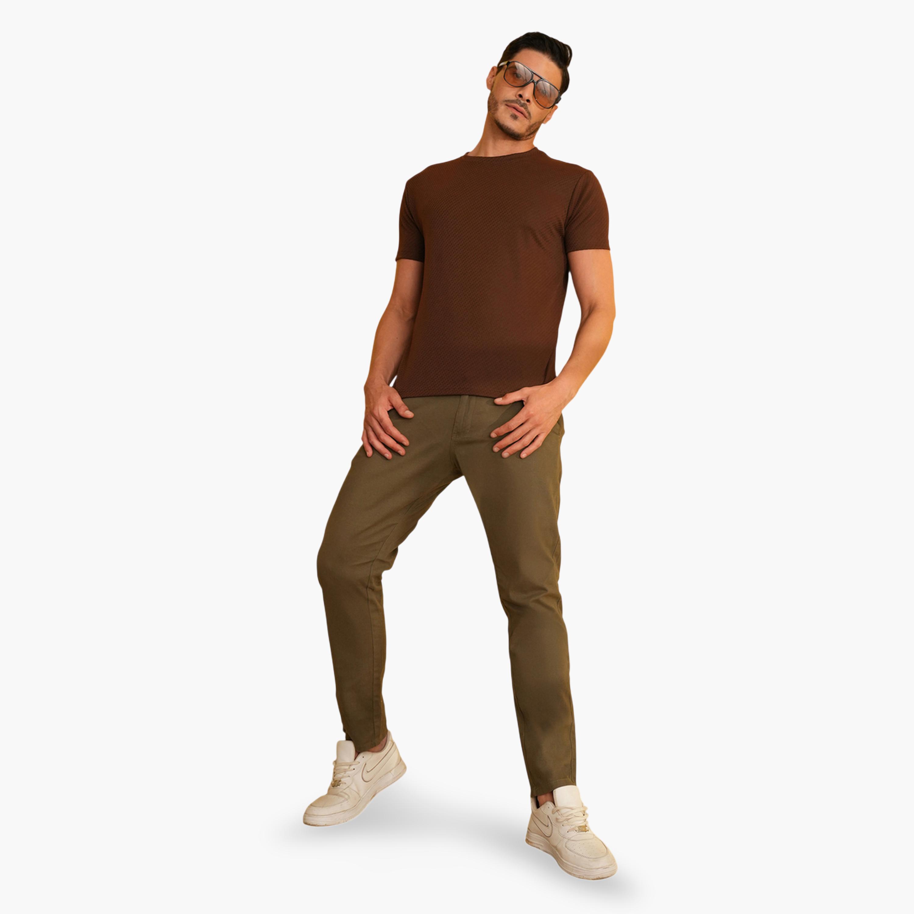 تيشيرت محبوك بتفاصيل مضلعة وياقة دائرية سادة باللون البني-men-clothing-tshirtsandpolos-tshirts-image-3