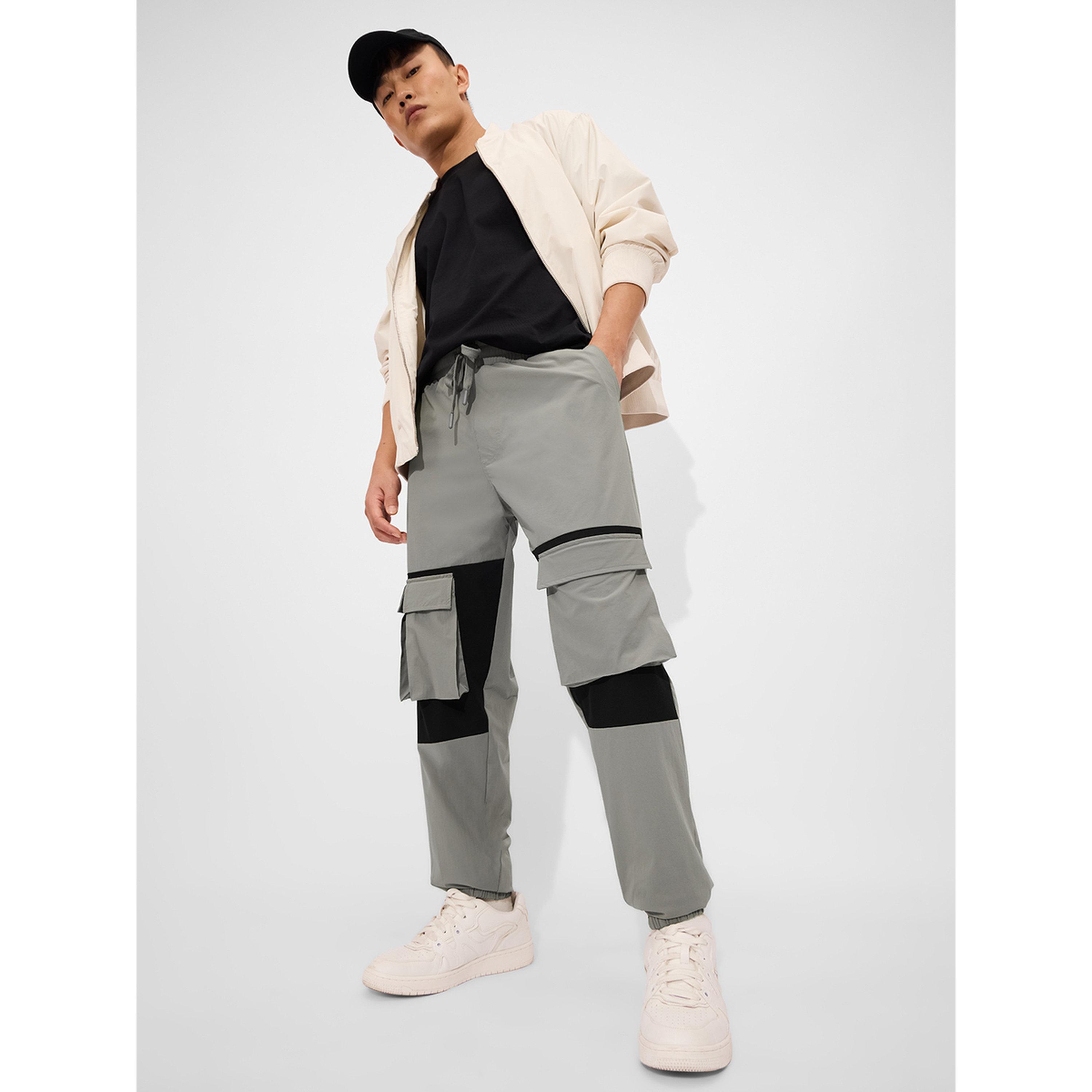بنطال كارجو بلونين باللون الرمادي-men-clothing-joggers-image-2