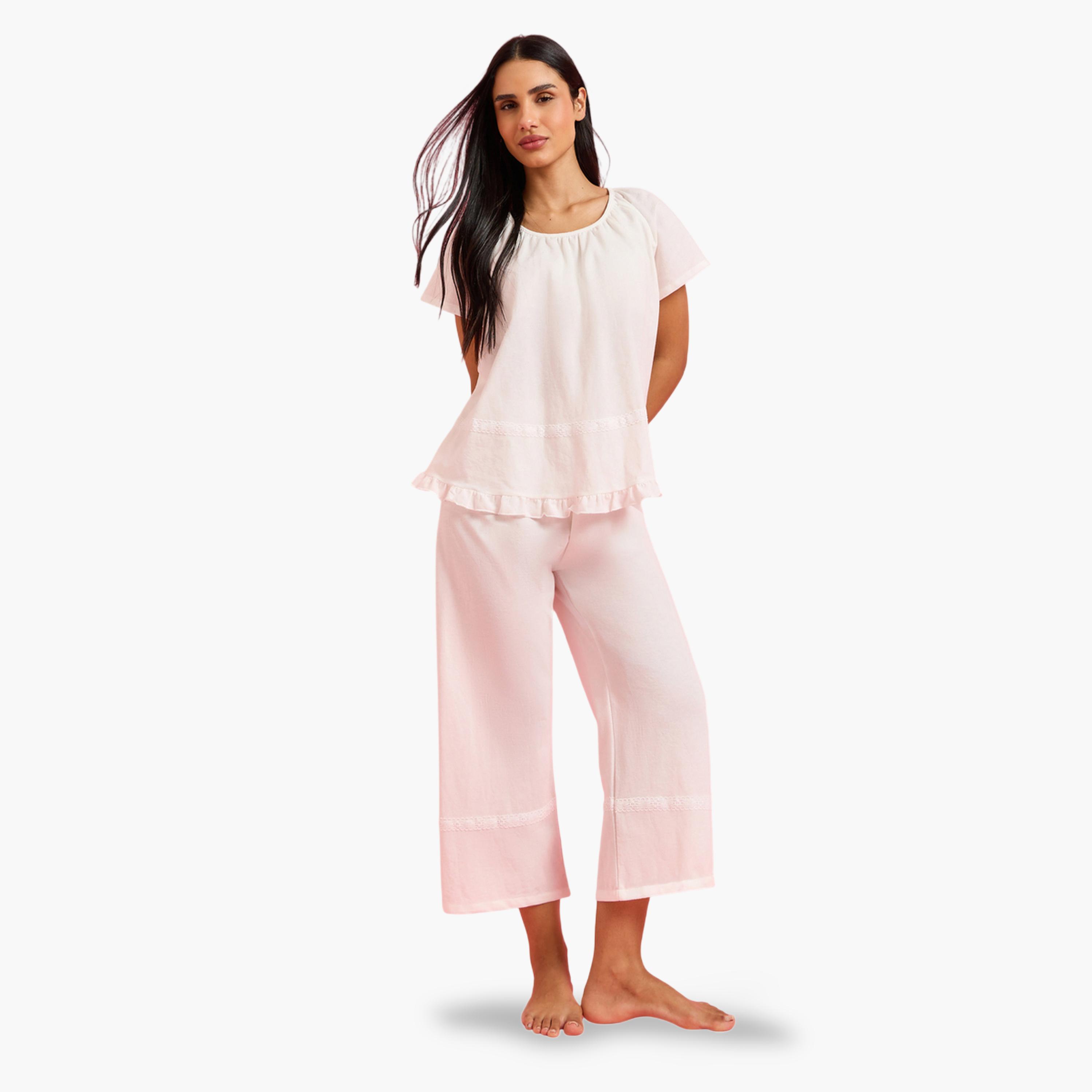 طقم بيجاما من بنطال وبلوزة بتفاصيل كشكشة سادة باللون الأبيض-women-clothing-nightwear-pyjamas-longsets-image-1