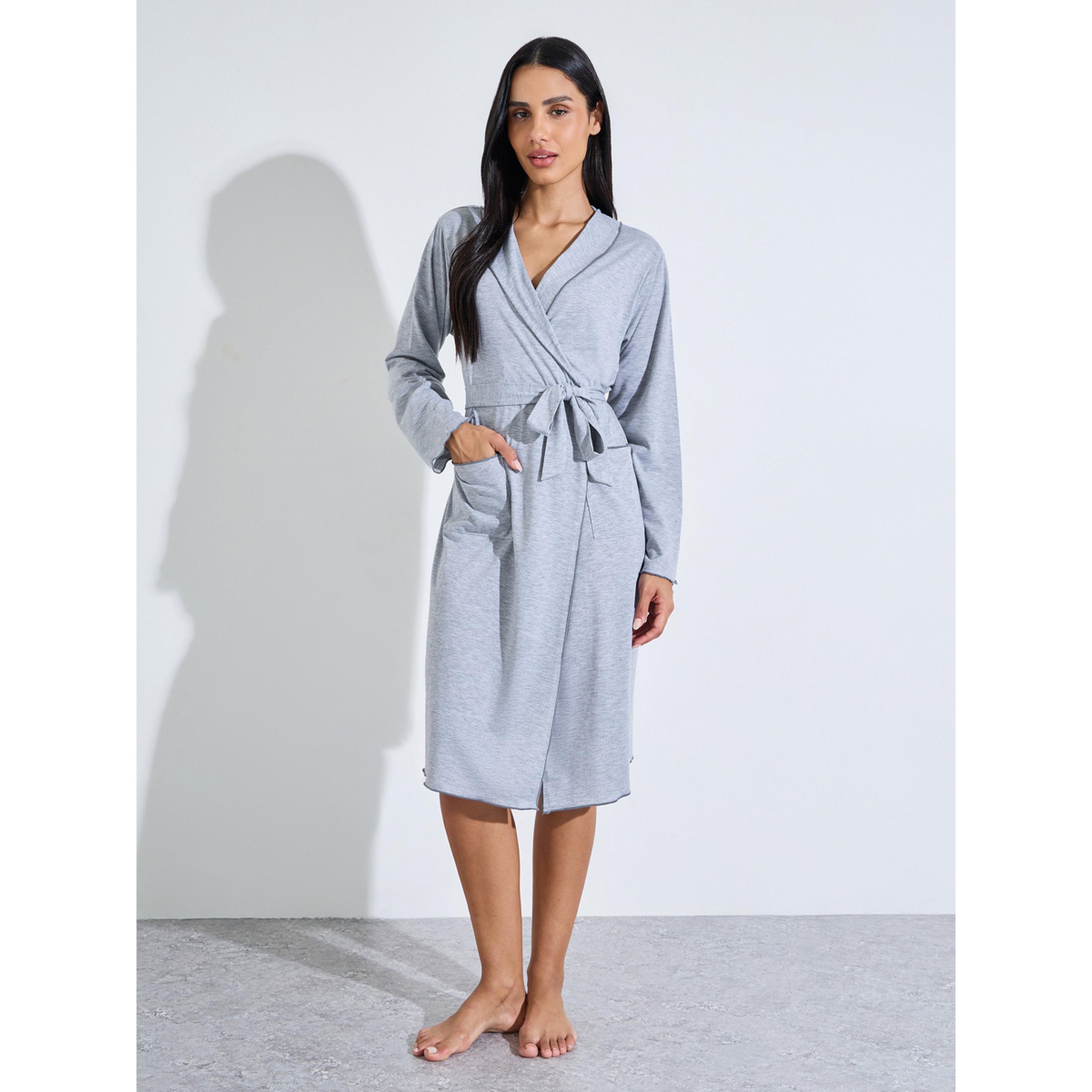 روب محبوك برباط خصر وجيوب سادة باللون الرمادي-women-clothing-nightwear-robes-image-2