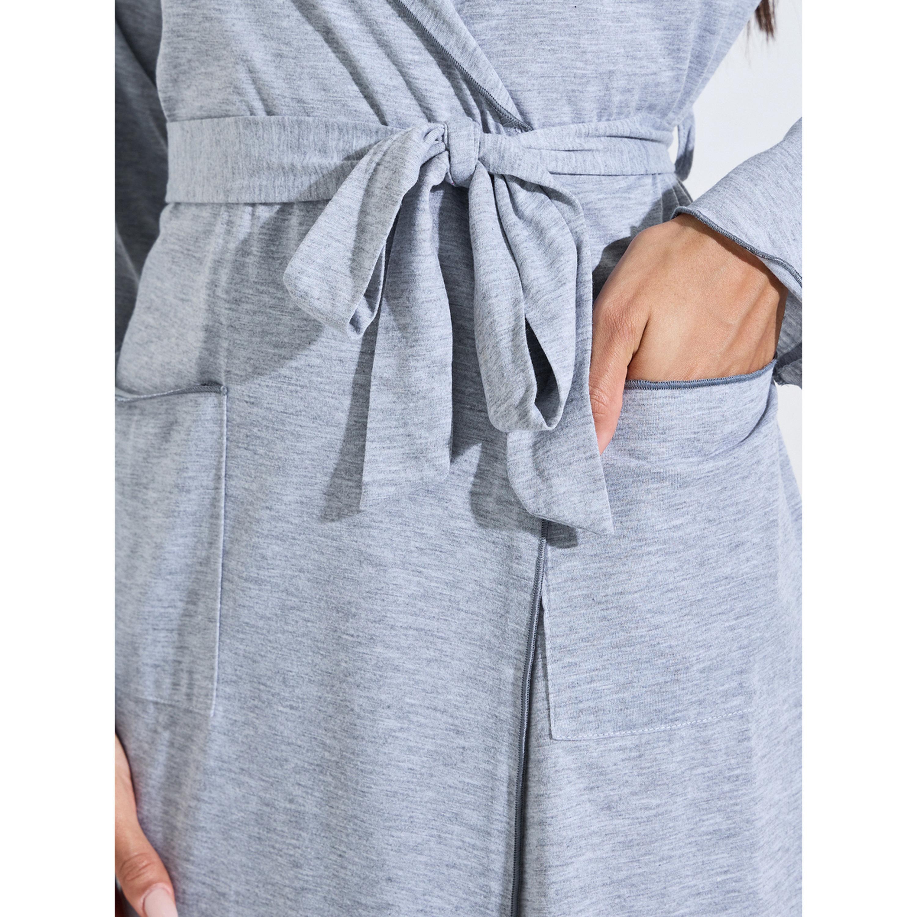 روب محبوك برباط خصر وجيوب سادة باللون الرمادي-women-clothing-nightwear-robes-image-4