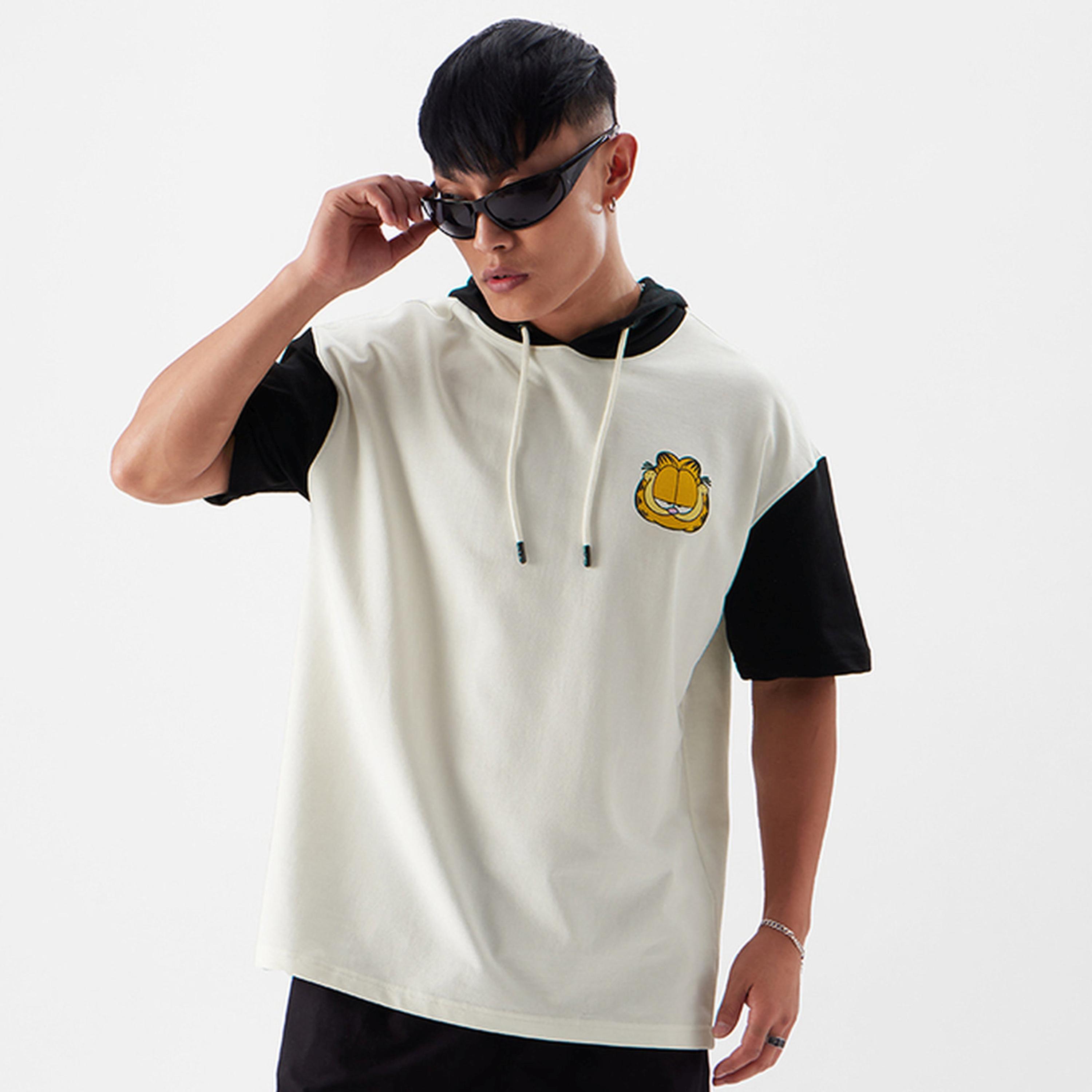 تيشيرت واسع رجالي بقبعة وطبعة جرافيك غارفيلد-men-clothing-tshirtsandpolos-tshirts-image-1