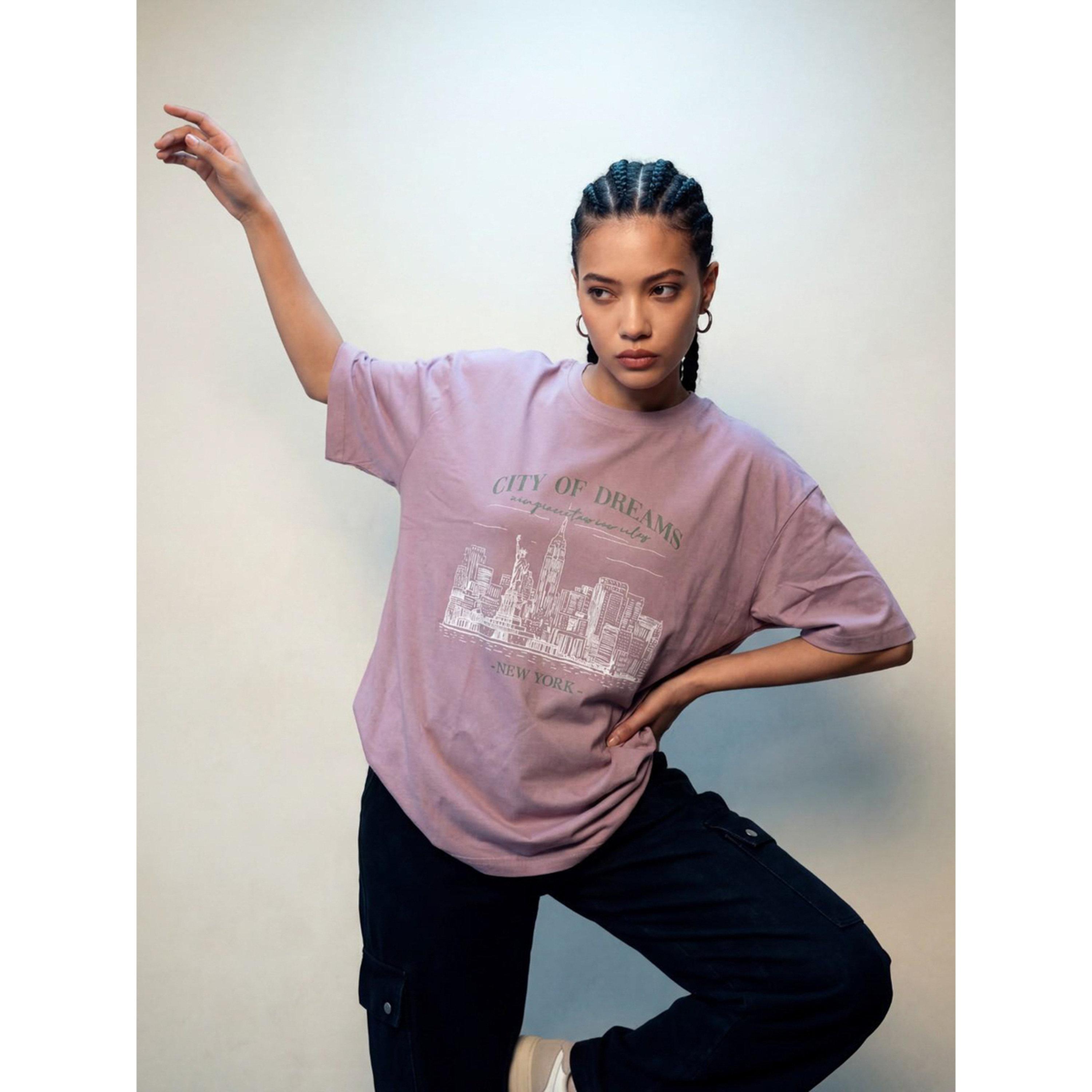 تيشيرت بأكمام قصيرة وياقة دائرية وطبعة رسومات باللون البنفسجي-women-clothing-tshirts-image-5