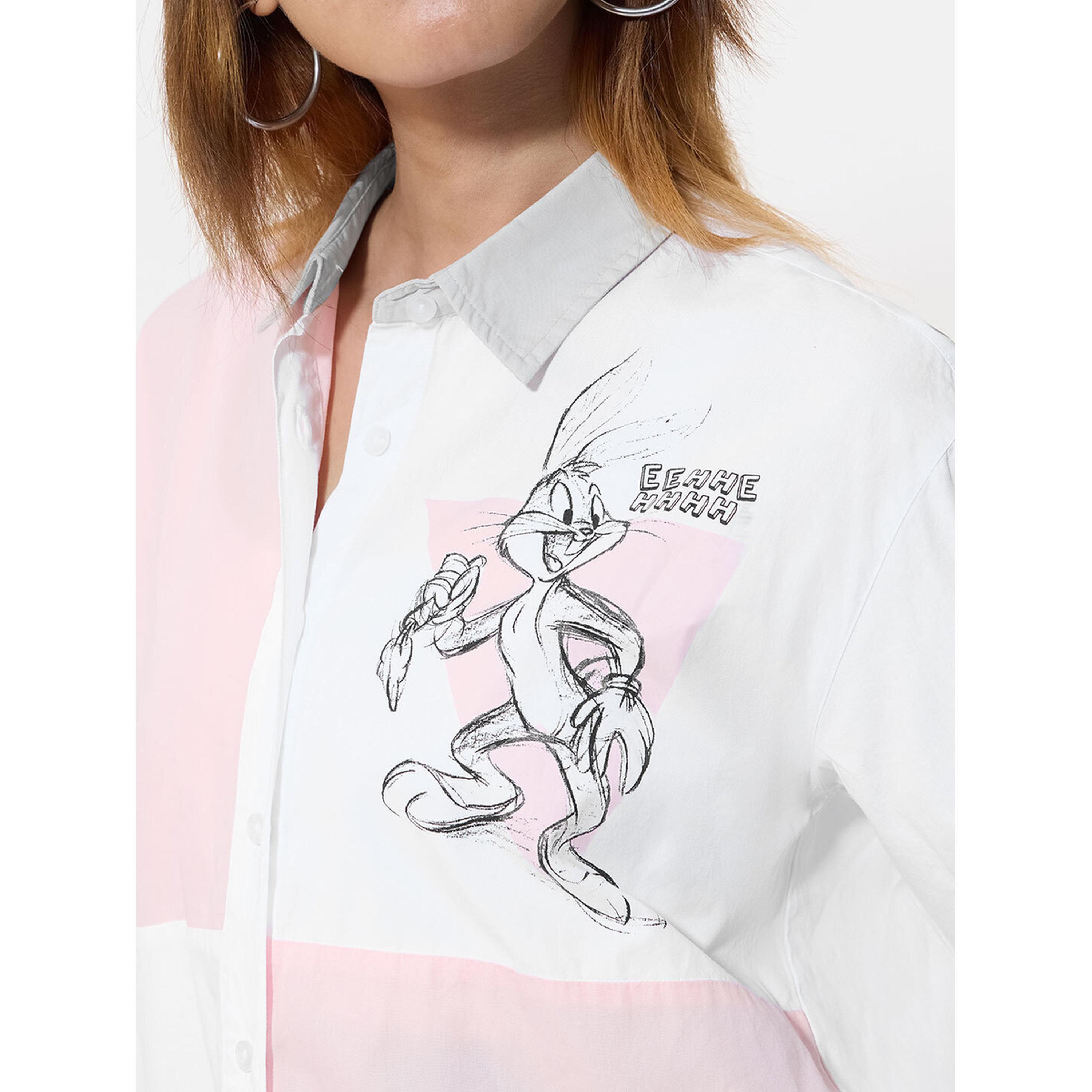 بلوزة واسعة بيضاء بأكمام طويلة وطبعة باجز بني-women-clothing-shirtsandblouses-shirts-image-5