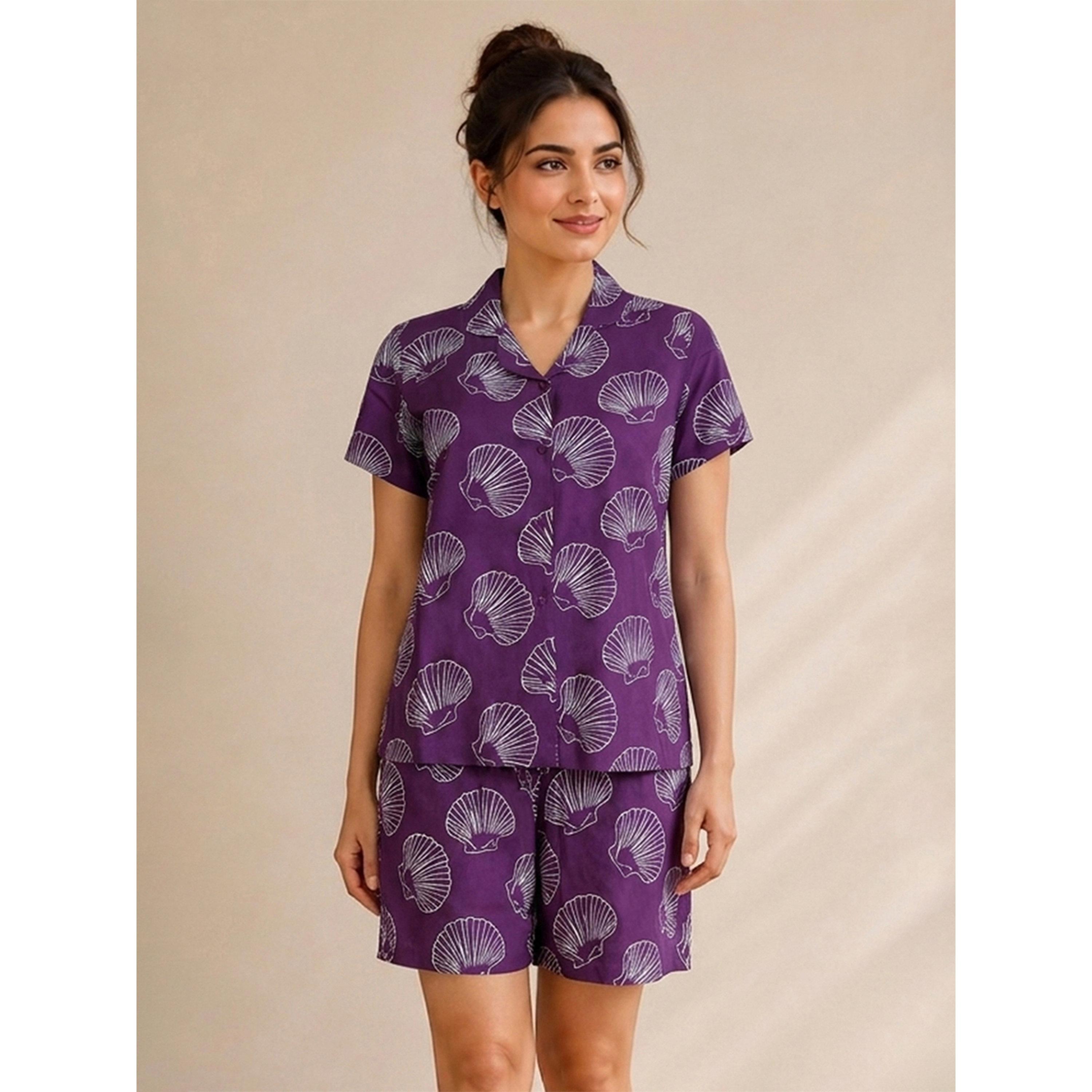 طقم بيجاما من شورت وقميص بطبعة صدفة البحر-women-clothing-nightwear-pyjamas-shortsets-image-1
