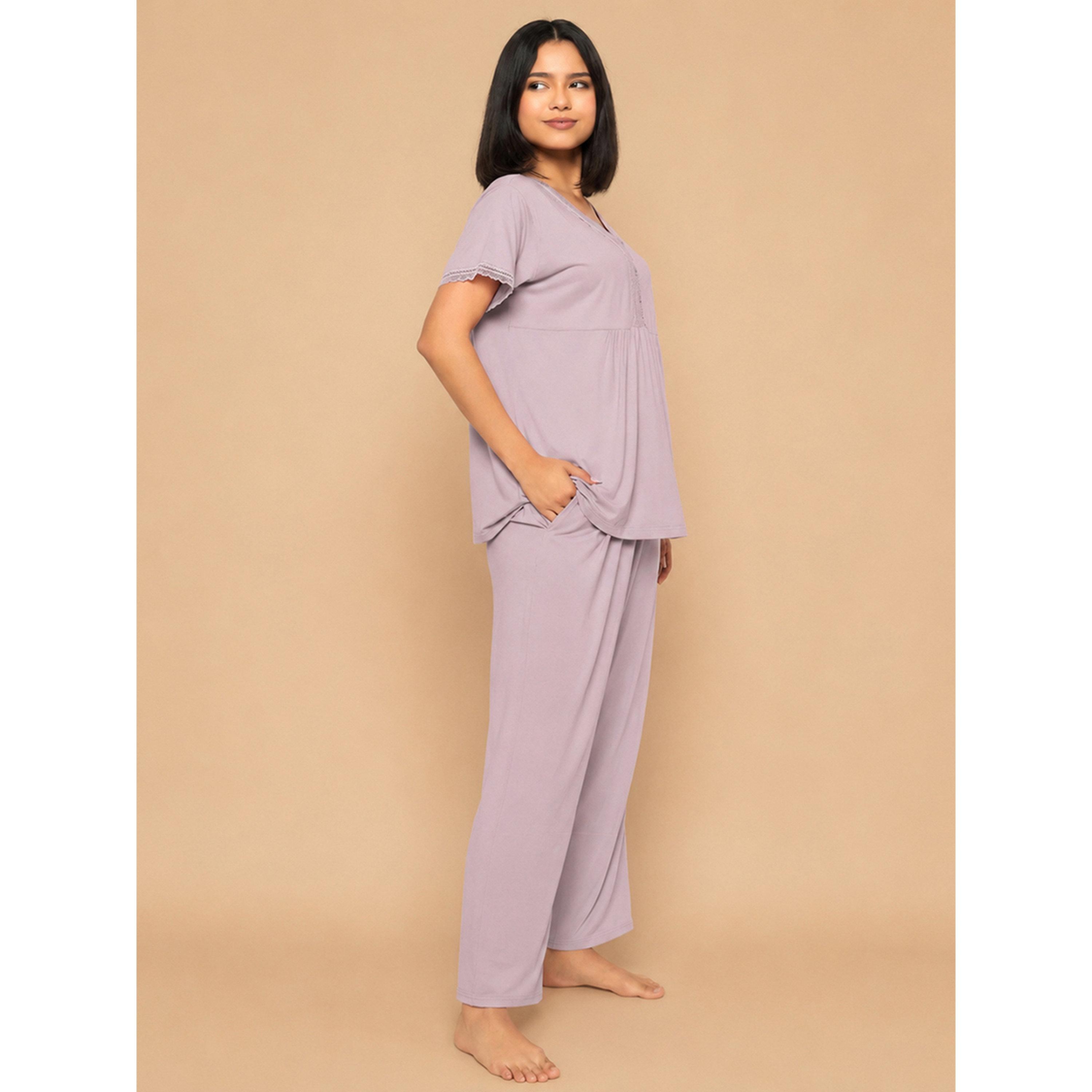 طقم بيجاما من بنطال وبلوزة بيبلم وتفاصيل دانتيل-women-clothing-nightwear-pyjamas-longsets-image-3