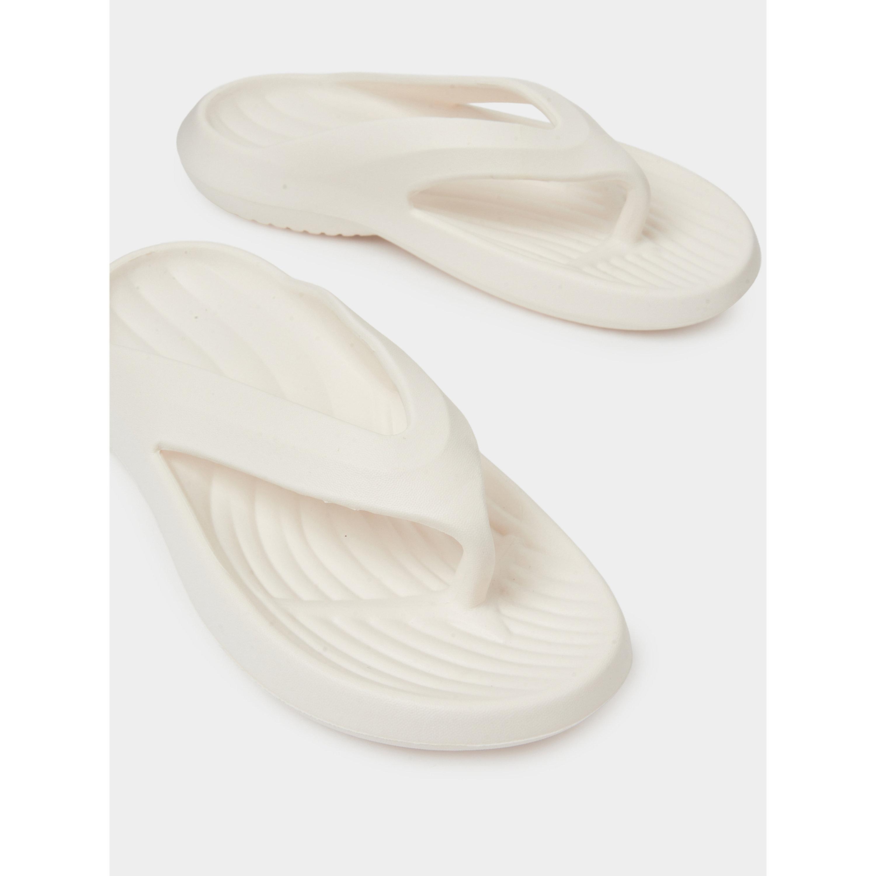 شبشب شاطئ مريح باللون أوف وايت-women-shoes-flipflopsandslides-image-4