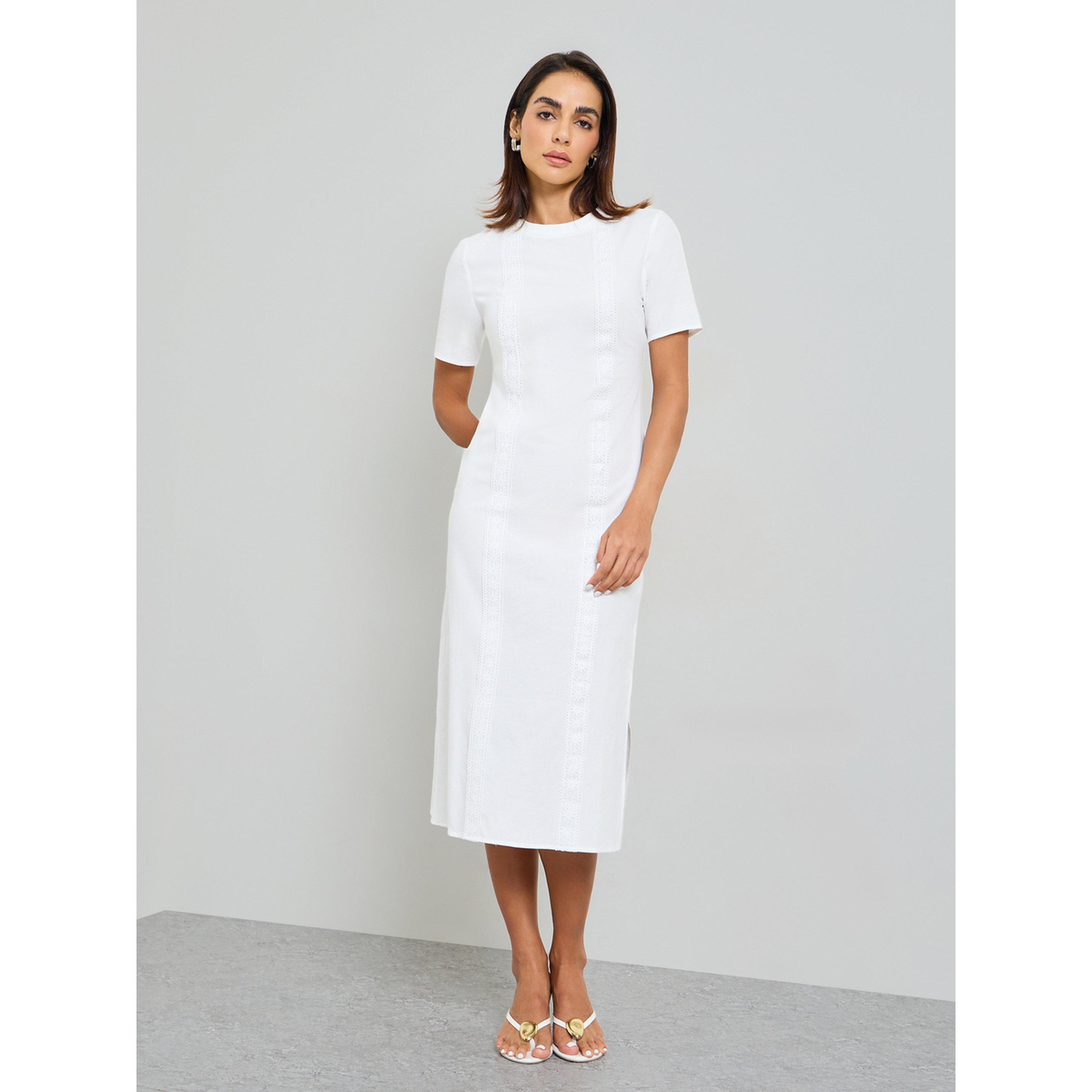 فستان ميدي بقصة ضيقة سادة وأكمام قصيرة باللون الأبيض-women-clothing-dresses-image-1