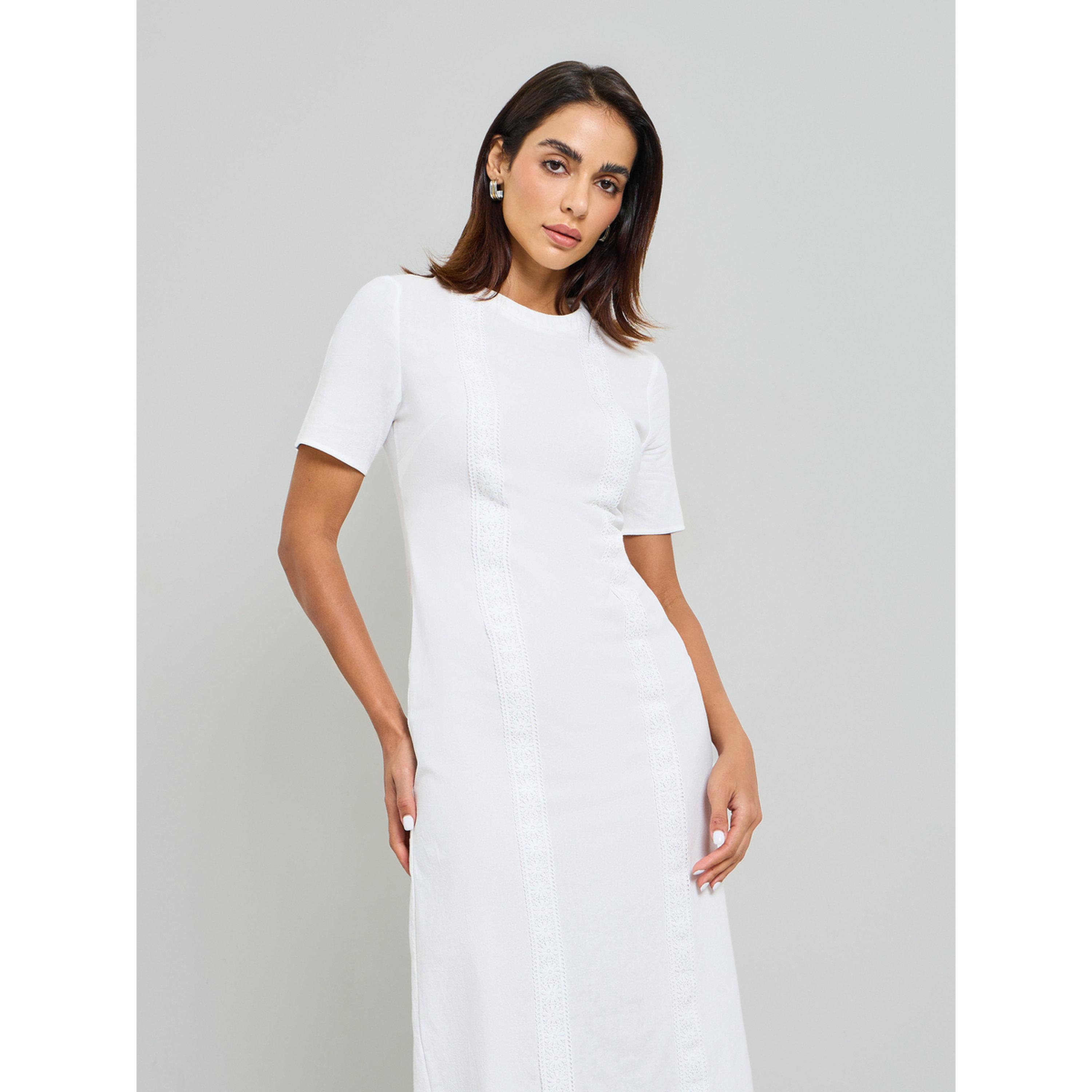 فستان ميدي بقصة ضيقة سادة وأكمام قصيرة باللون الأبيض-women-clothing-dresses-image-2
