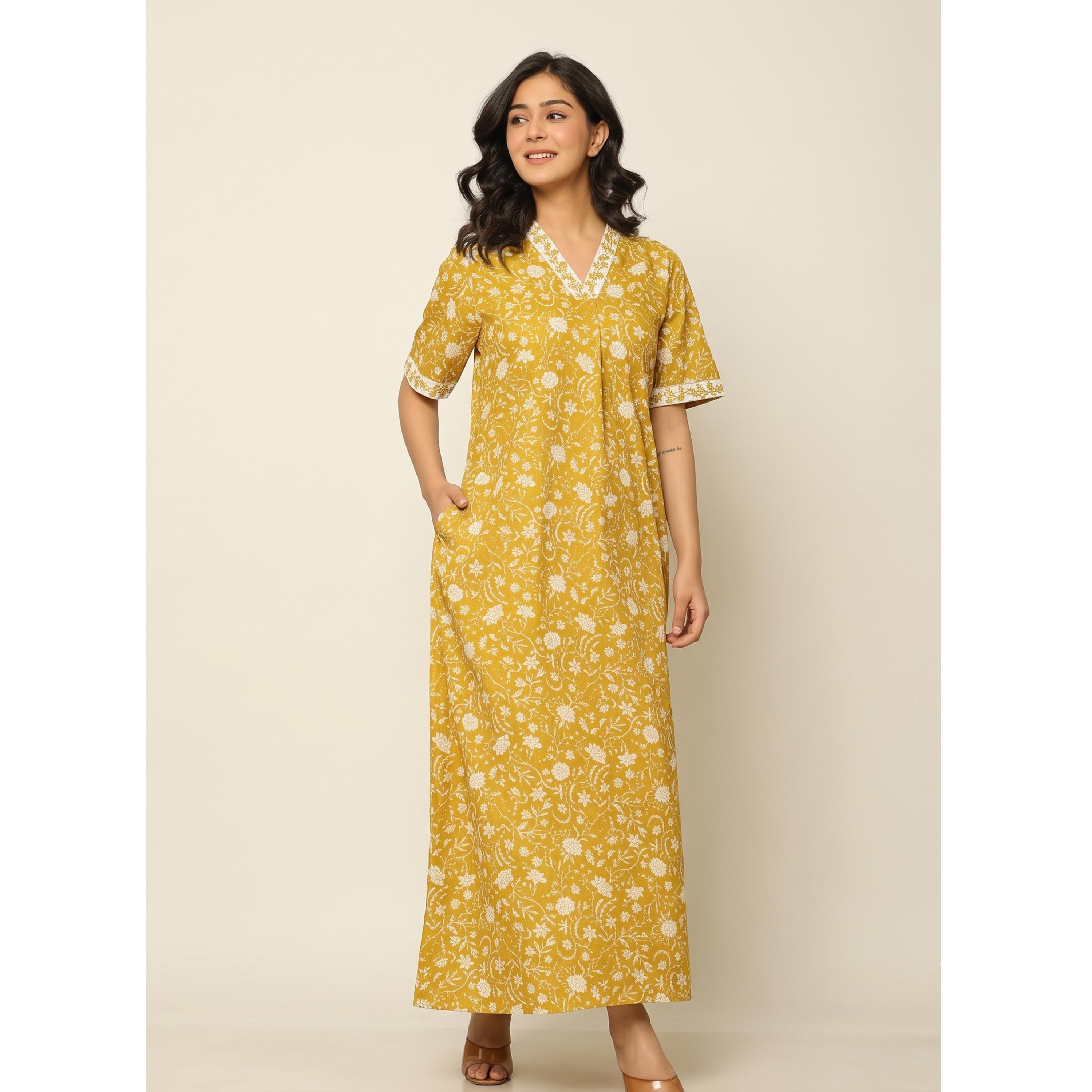 قميص نوم قطن بأكمام قصيرة وطبعة أزهار بلون أصفر-women-clothing-nightwear-nighties-image-2