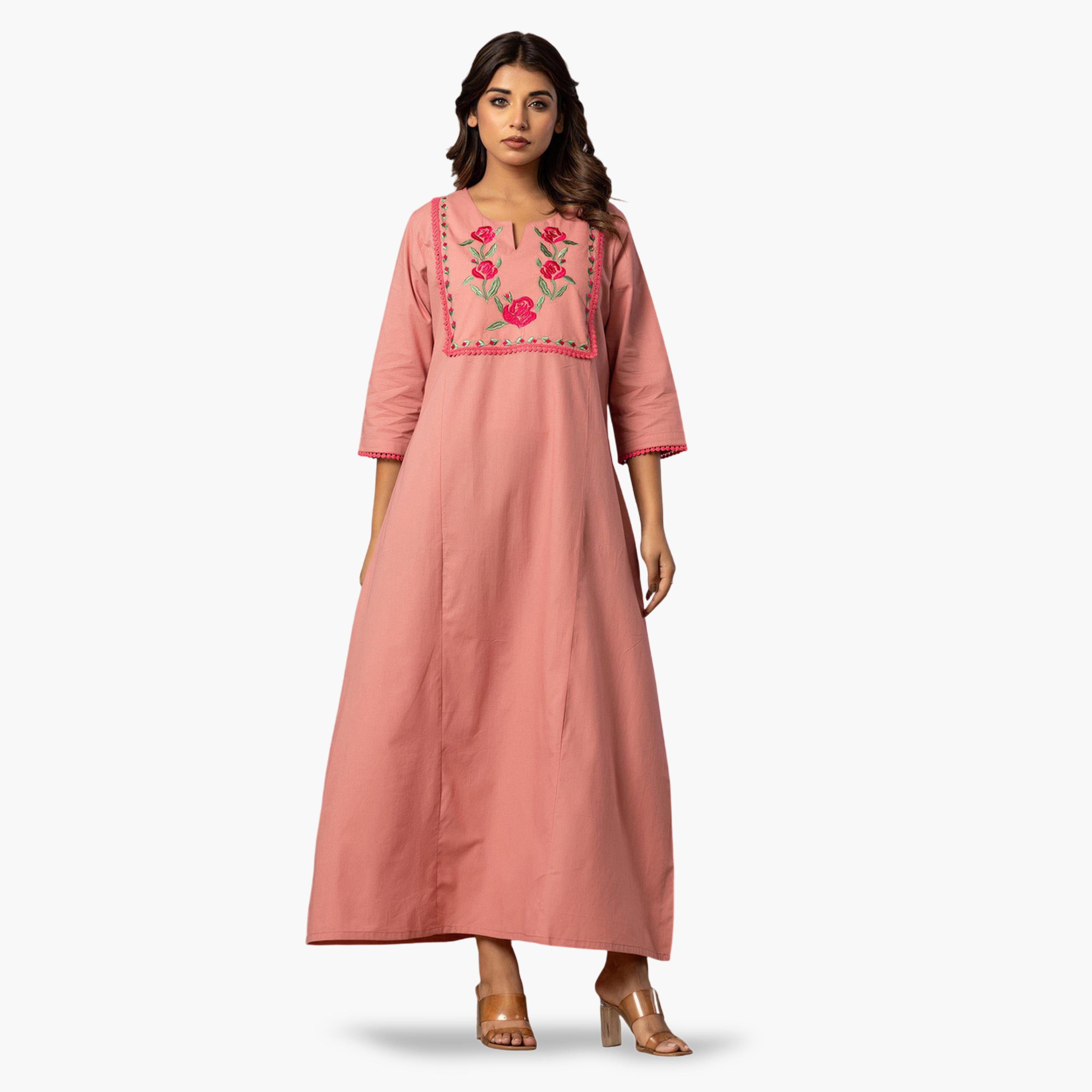 قميص نوم قطن بأكمام قصيرة ومطرز بأزهار بلون وردي-women-clothing-nightwear-nighties-image-1