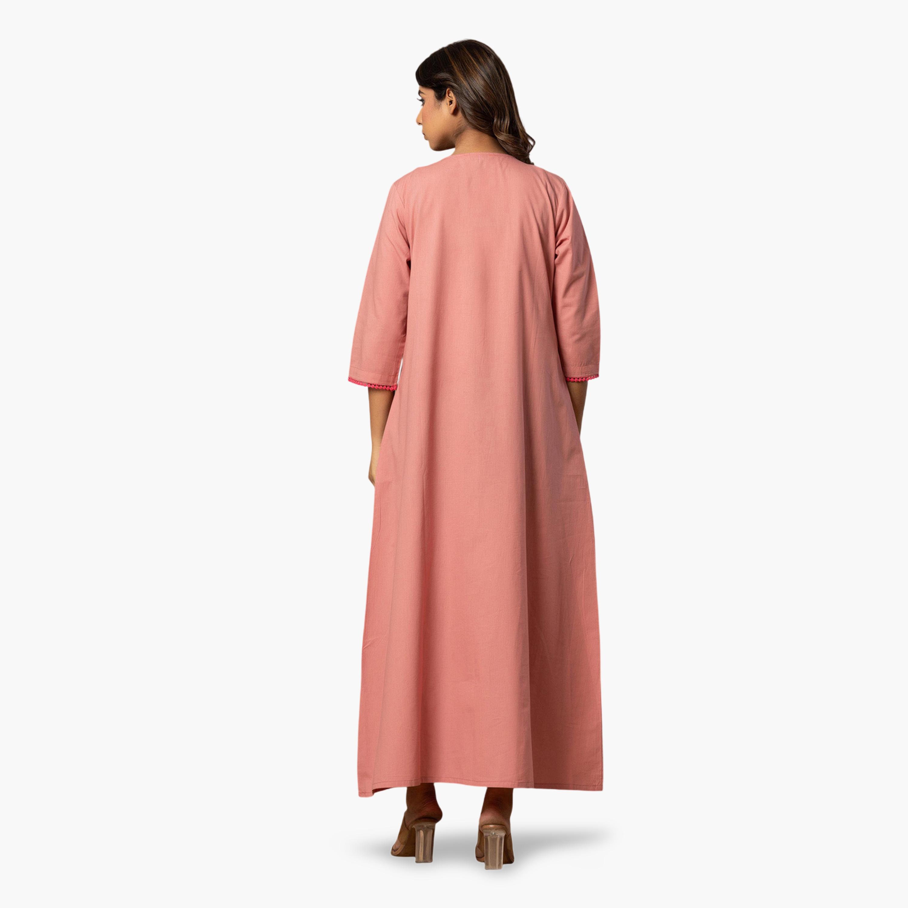 قميص نوم قطن بأكمام قصيرة ومطرز بأزهار بلون وردي-women-clothing-nightwear-nighties-image-5