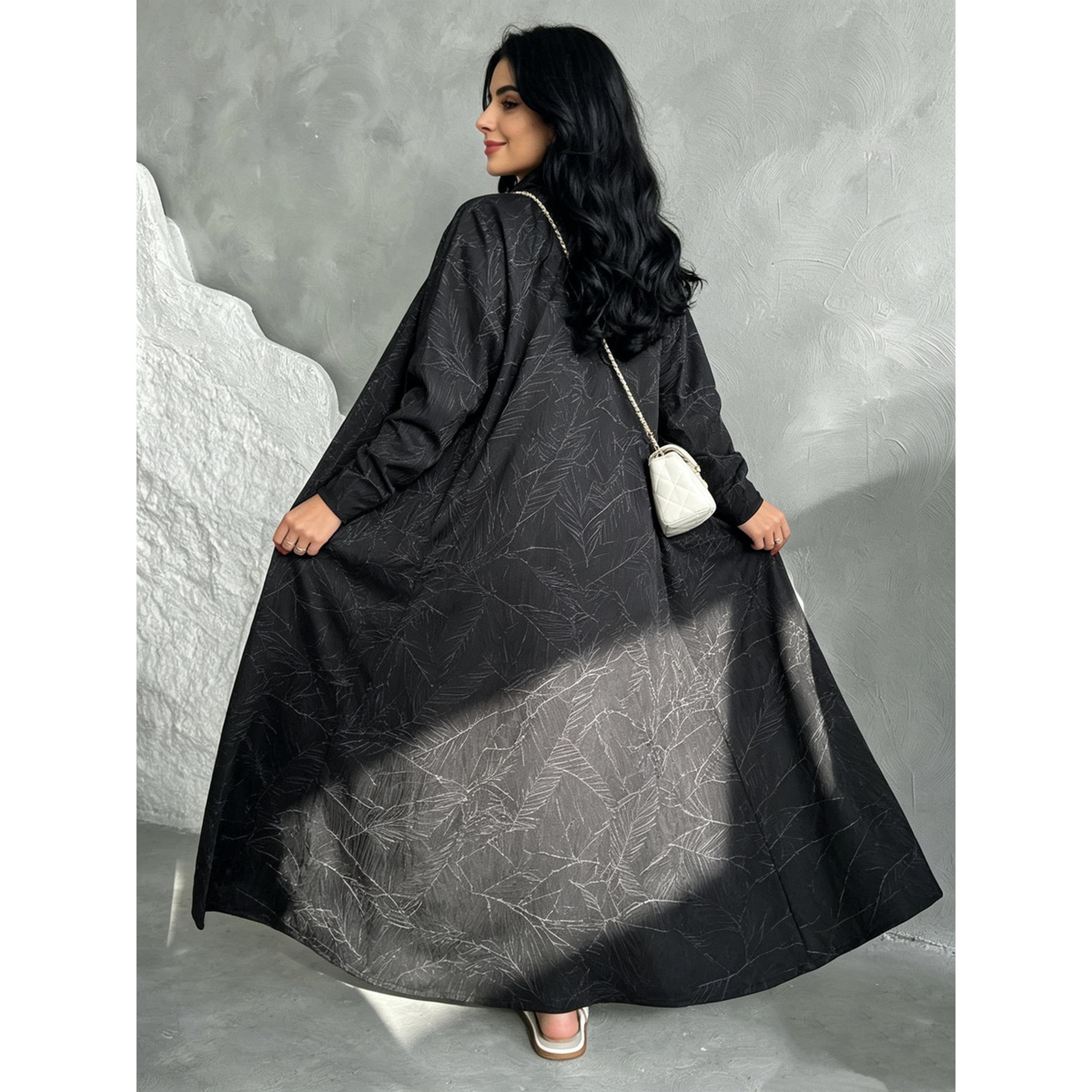 عباية بملمس بارز بلون أسود-women-arabicclothing-abayas-image-2