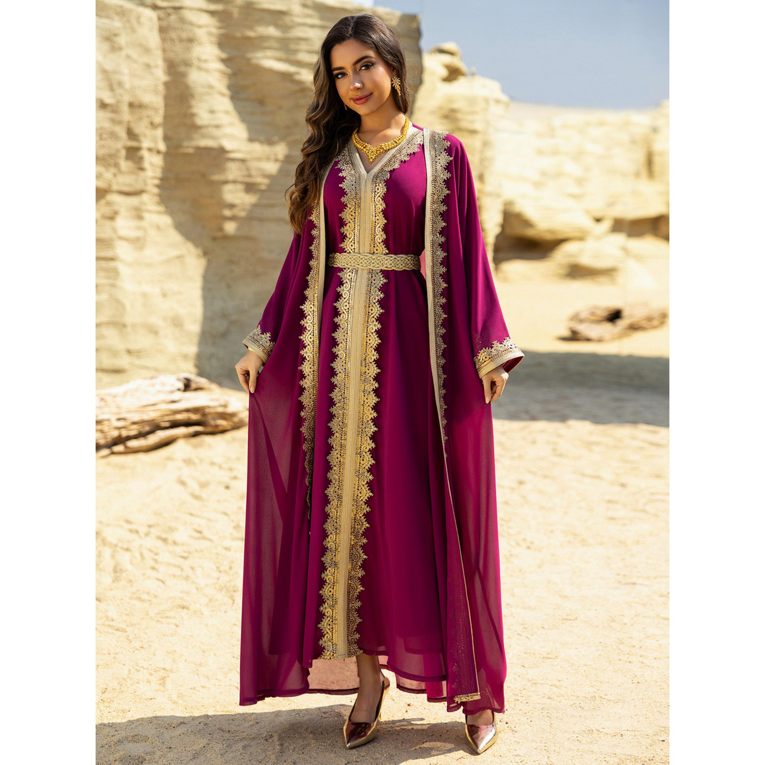 طقم منسق من عباية وفستان دانتيل ومزين بتطريز ذهبي-women-arabicclothing-sets-image-1