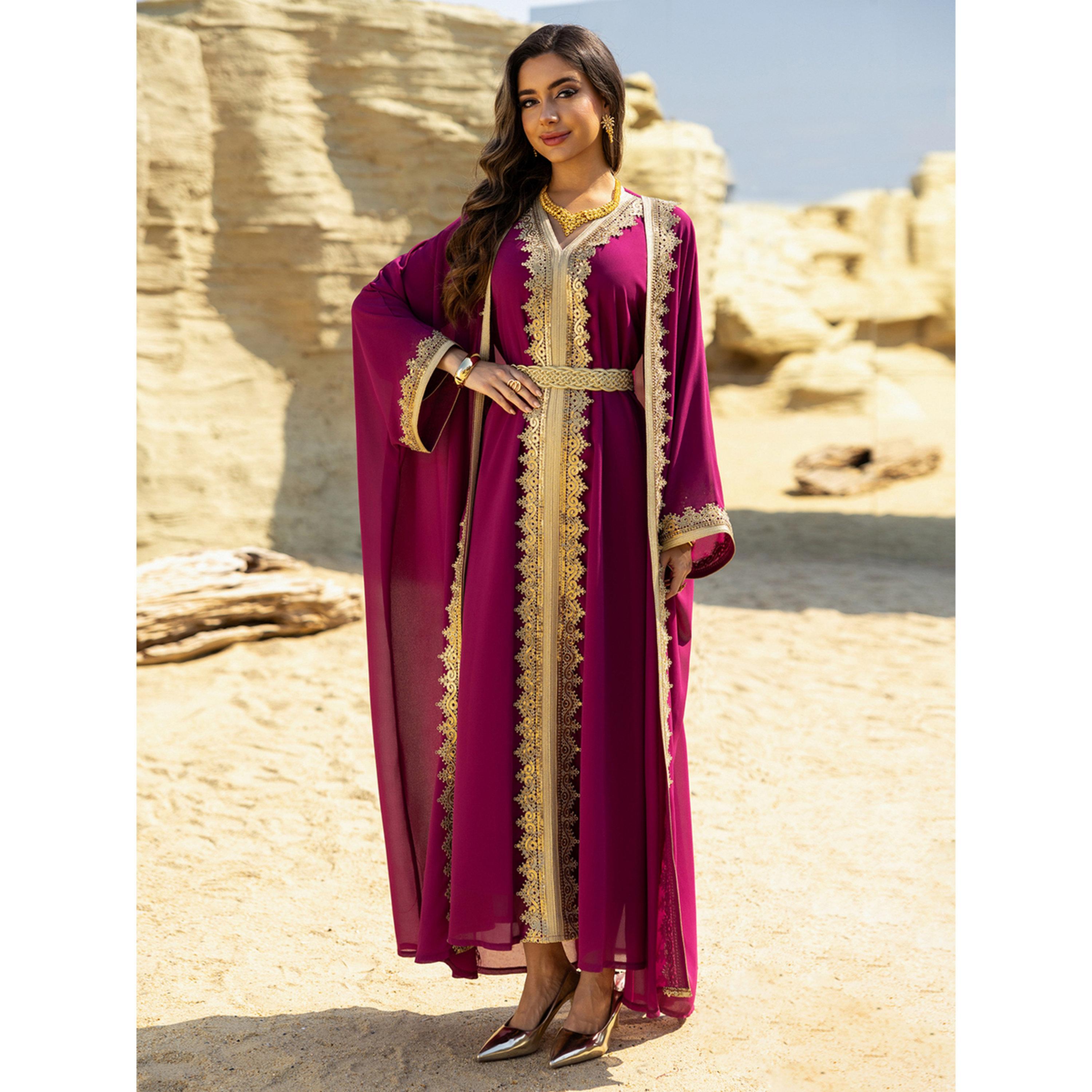 طقم منسق من عباية وفستان دانتيل ومزين بتطريز ذهبي-women-arabicclothing-sets-image-2