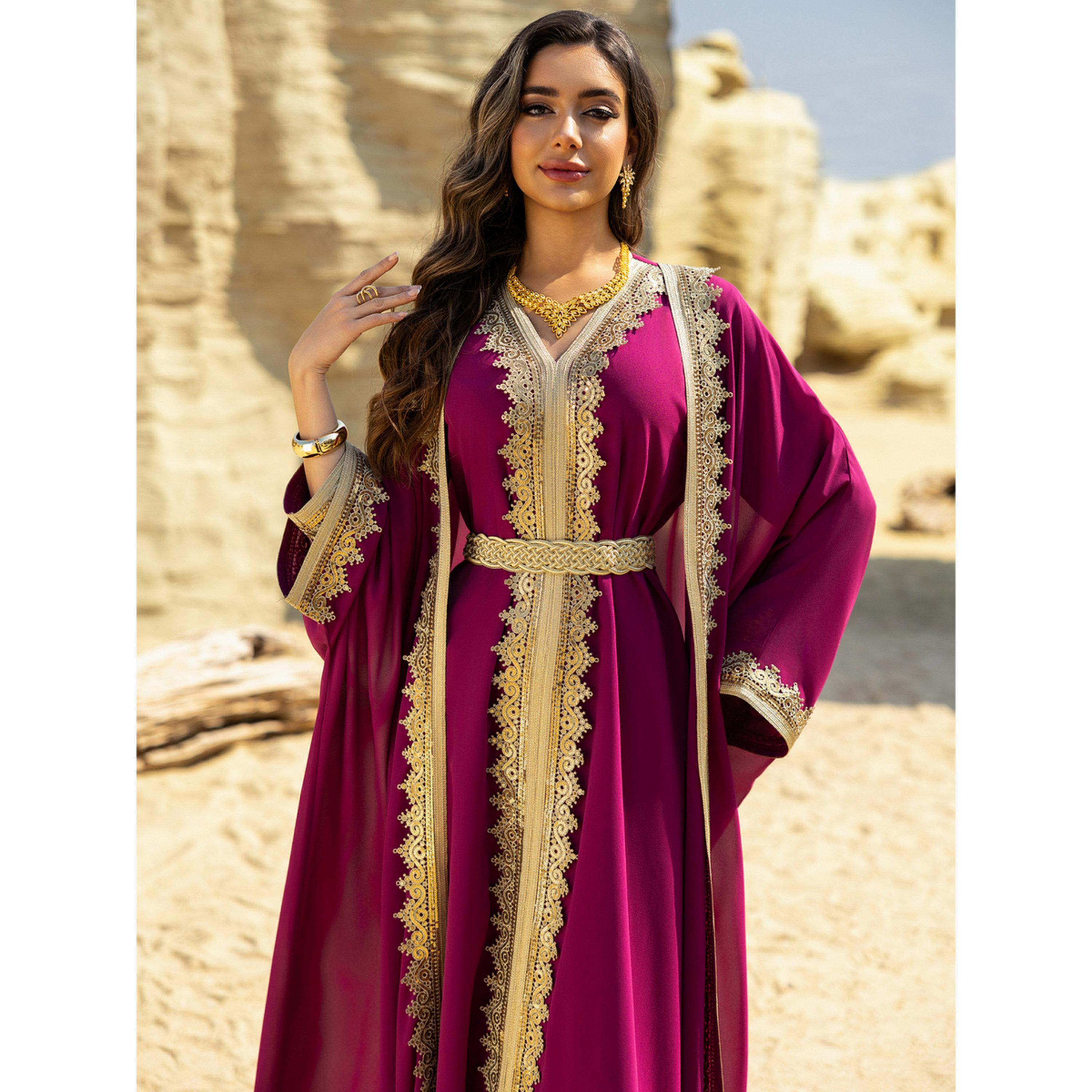 طقم منسق من عباية وفستان دانتيل ومزين بتطريز ذهبي-women-arabicclothing-sets-image-3