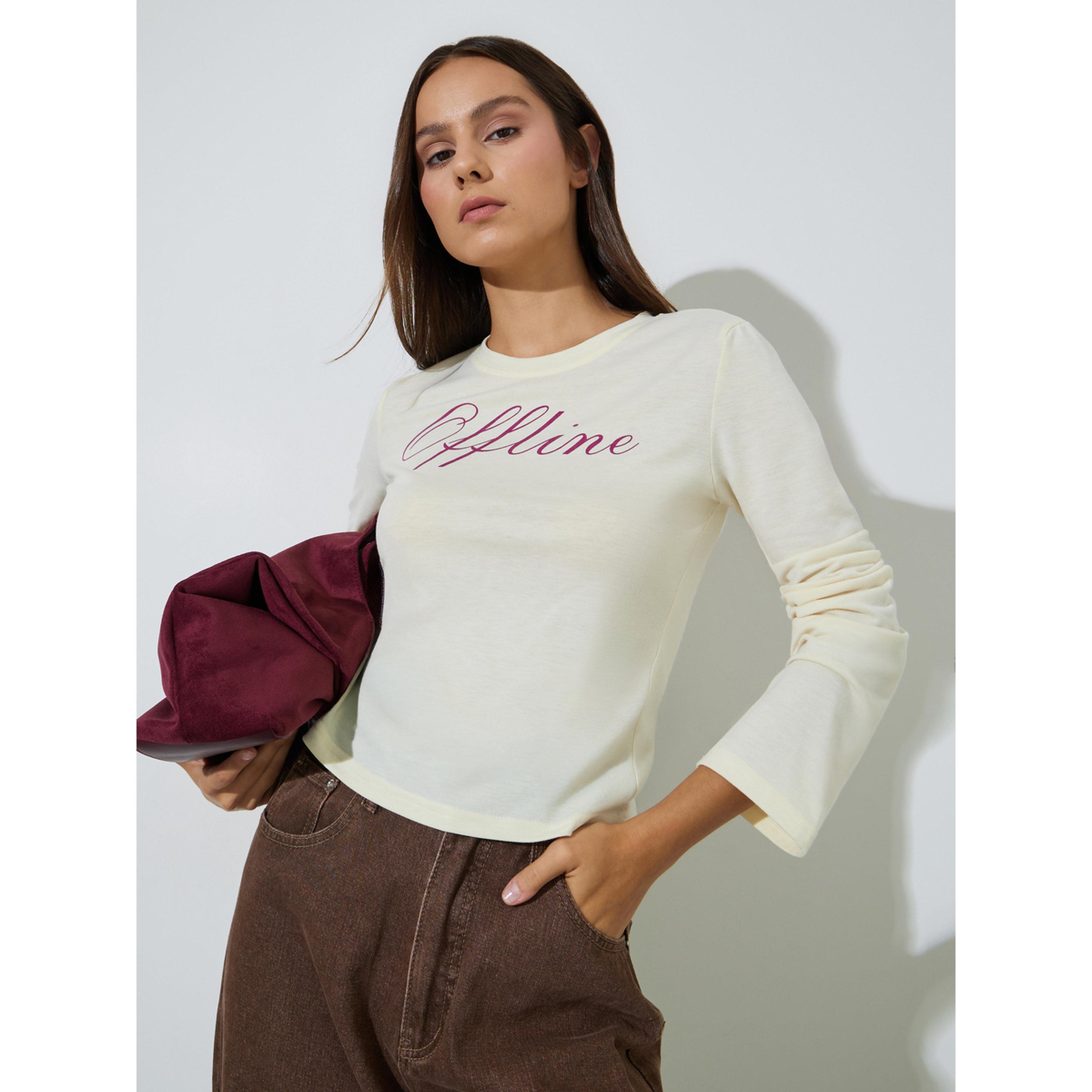 ستايلي - تيشيرت بيج بأكمام طويلة وطبعة شعار بقصة عادية-women-clothing-tshirts-image-1