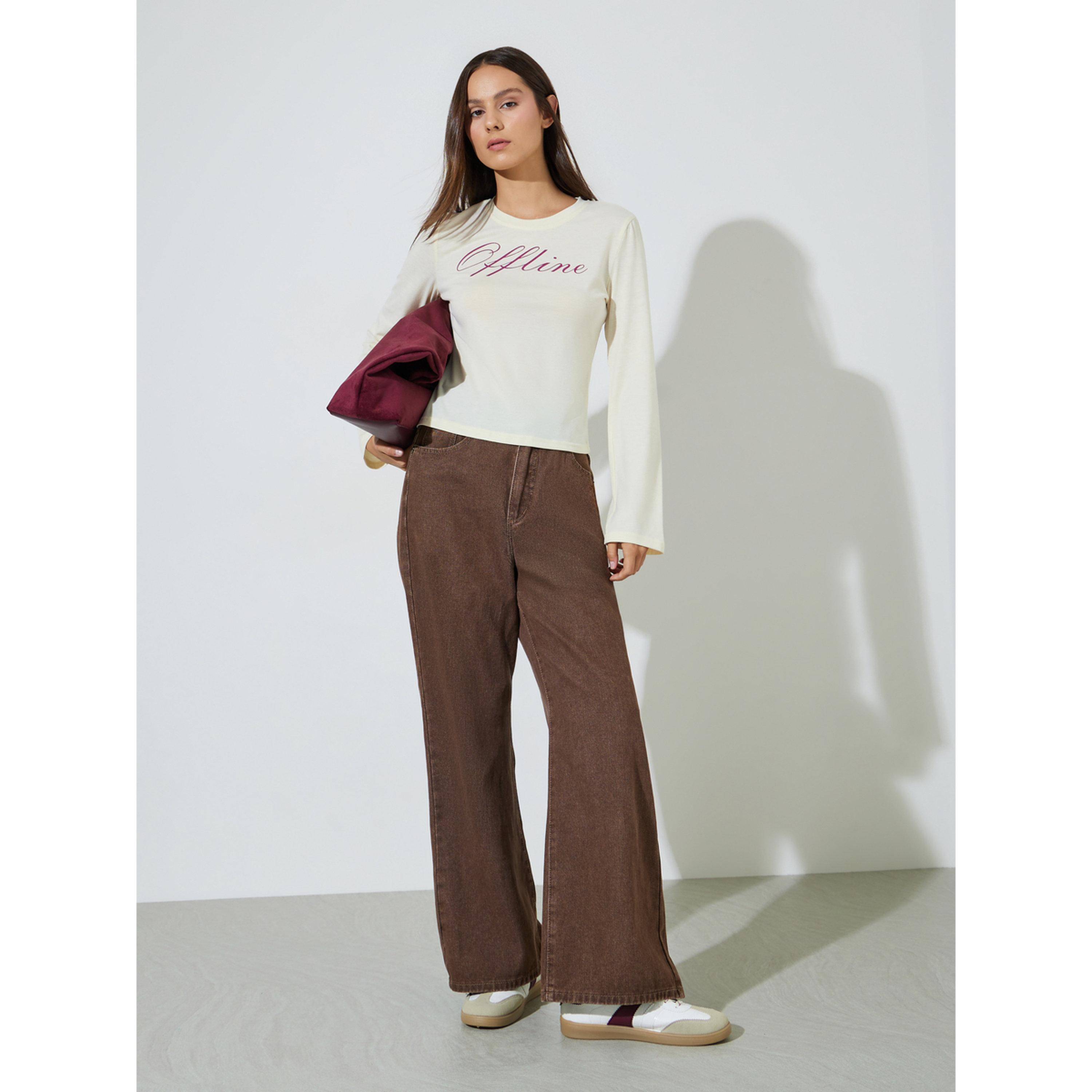 ستايلي - تيشيرت بيج بأكمام طويلة وطبعة شعار بقصة عادية-women-clothing-tshirts-image-2