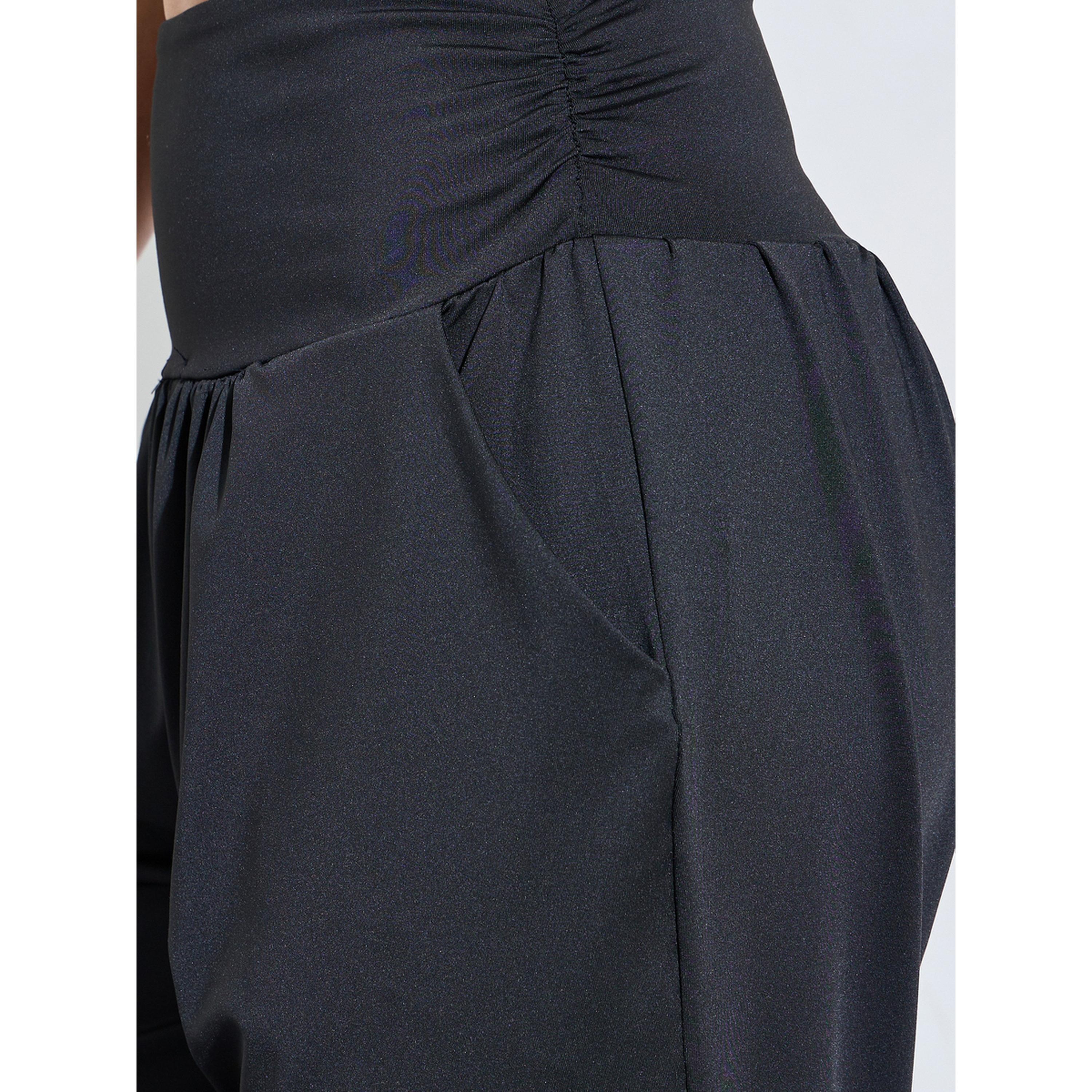 Styli Black Solid Ruched Details Cuffed Hem Joggers-women-clothing-sportswearandactivewear-joggers-image-3