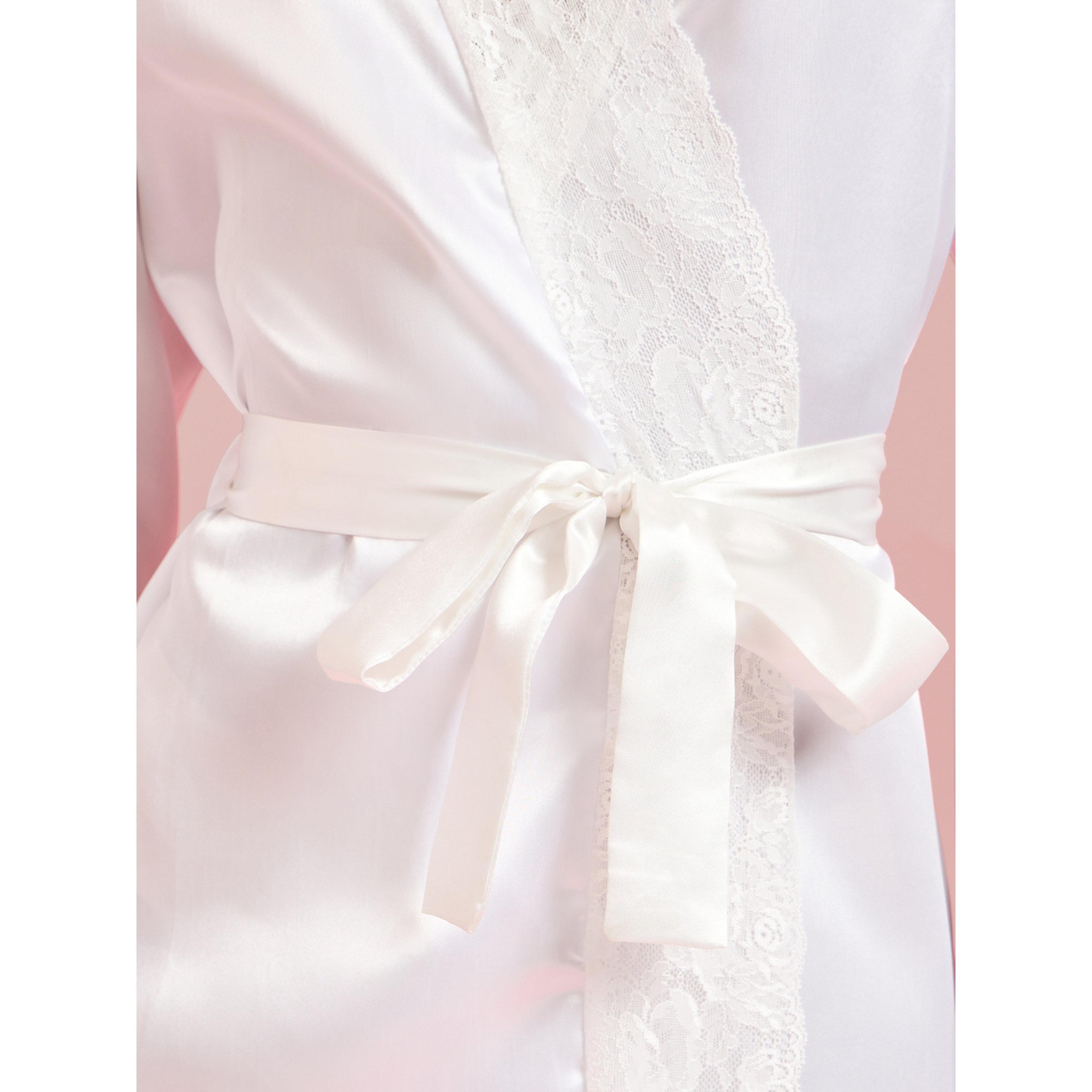 روب طويل أبيض بأكمام طويلة وأطراف دانتيل-women-clothing-nightwear-robes-image-4