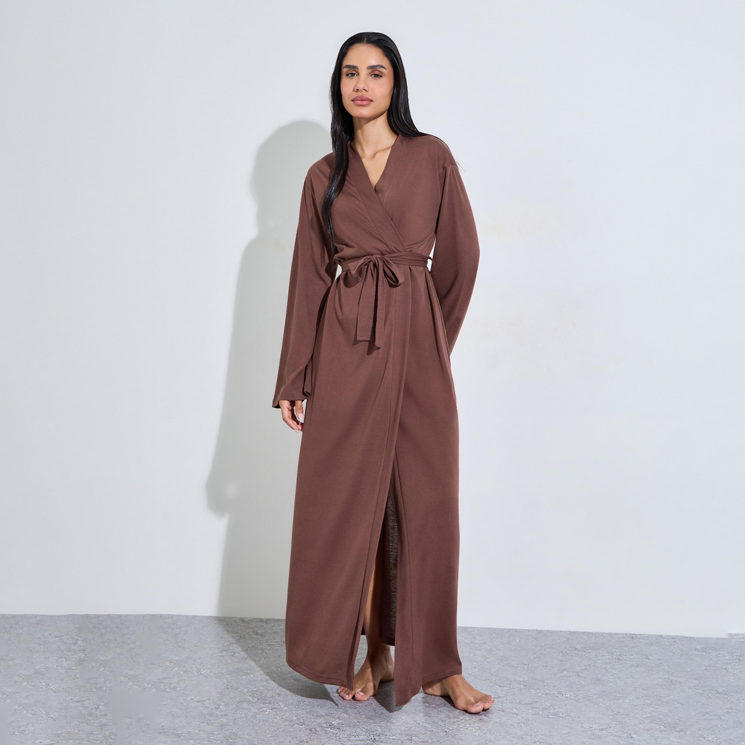 روب طويل سادة بأكمام طويلة برباط باللون البني-women-clothing-nightwear-robes-image-1