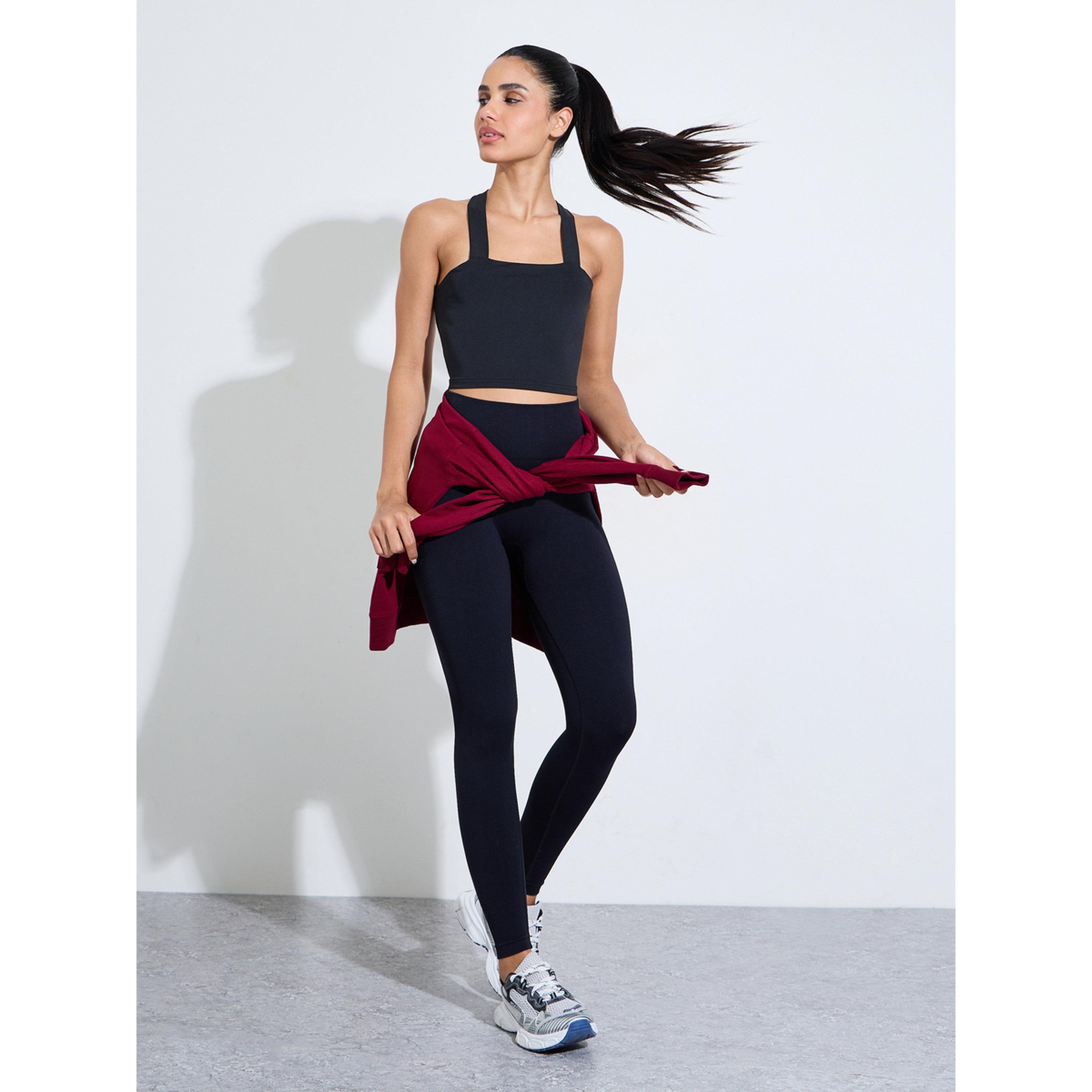 حمالة صدر رياضية طويلة سادة بتفاصيل ربطة متقاطعة - أسود-women-clothing-sportswearandactivewear-sportsbras-image-2
